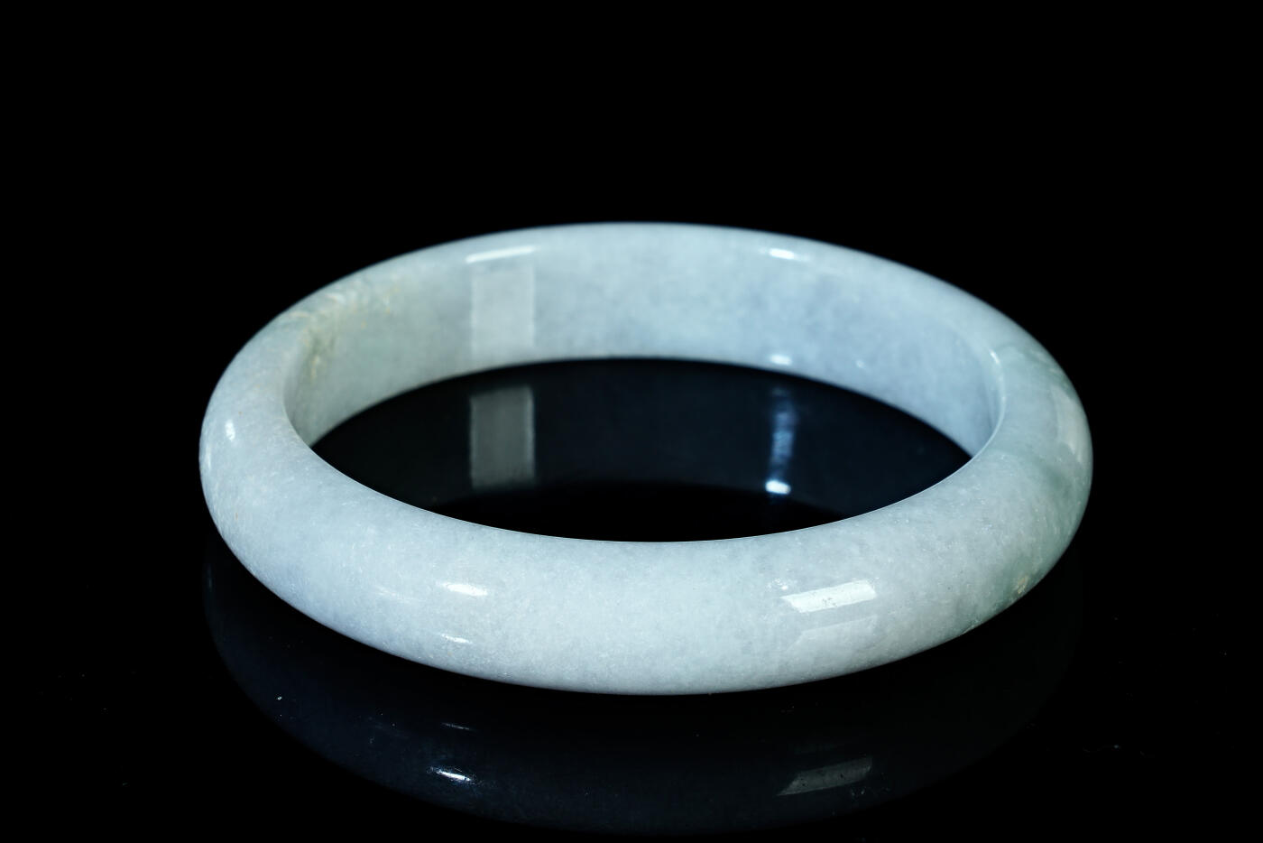 上海都达杂项专场五十八【全场包邮】  天然 冰糯种翡翠（A货）手镯 附鉴定证书93-13