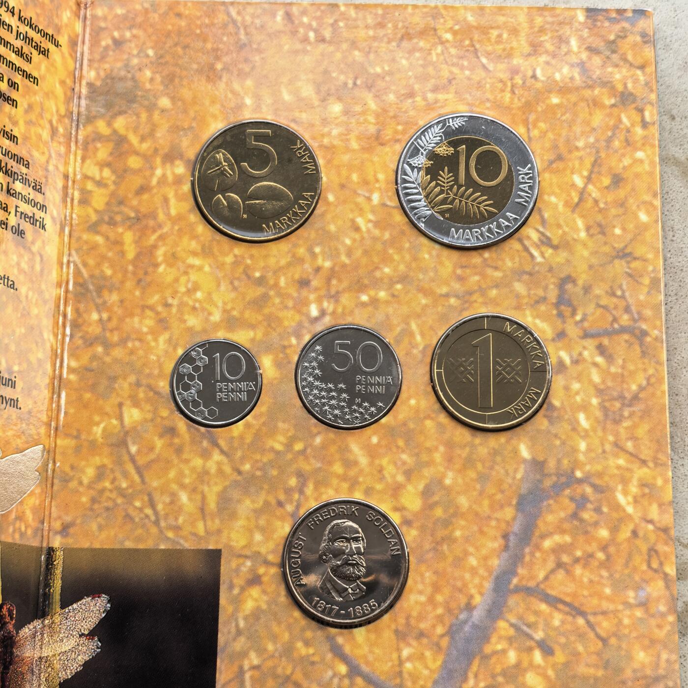 道一币馆币章第一百七十场 原包装 芬兰1994年清年套币五枚+纪念章