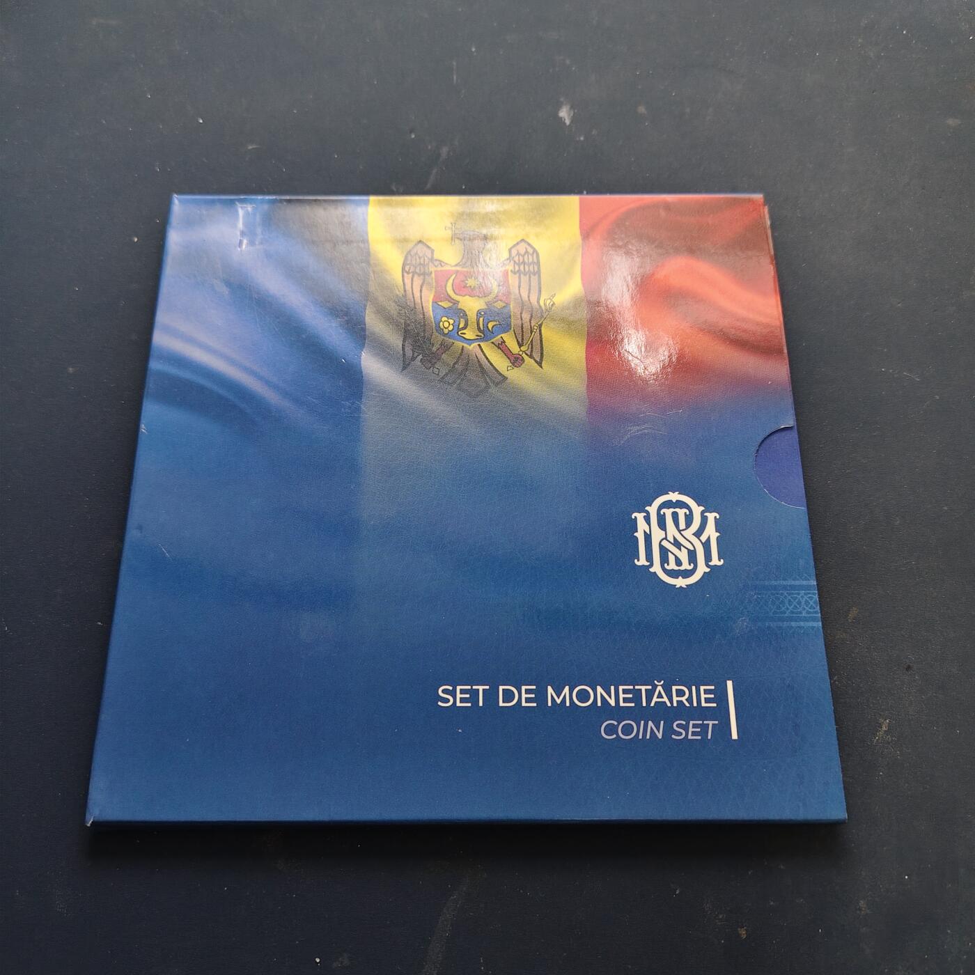 【全场包邮】纯粹捡漏拍515场 摩尔多瓦2018年官方套币-2套正反封装卡册