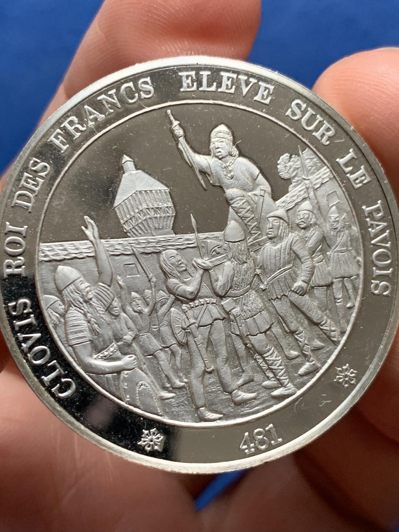 《竞宝斋》第473场 周日，周一 2场连拍 （全场包邮）欢迎送拍 巴黎造币厂 法国历史纪念银章 苏瓦松战役 镜面感 36克 39.7mm