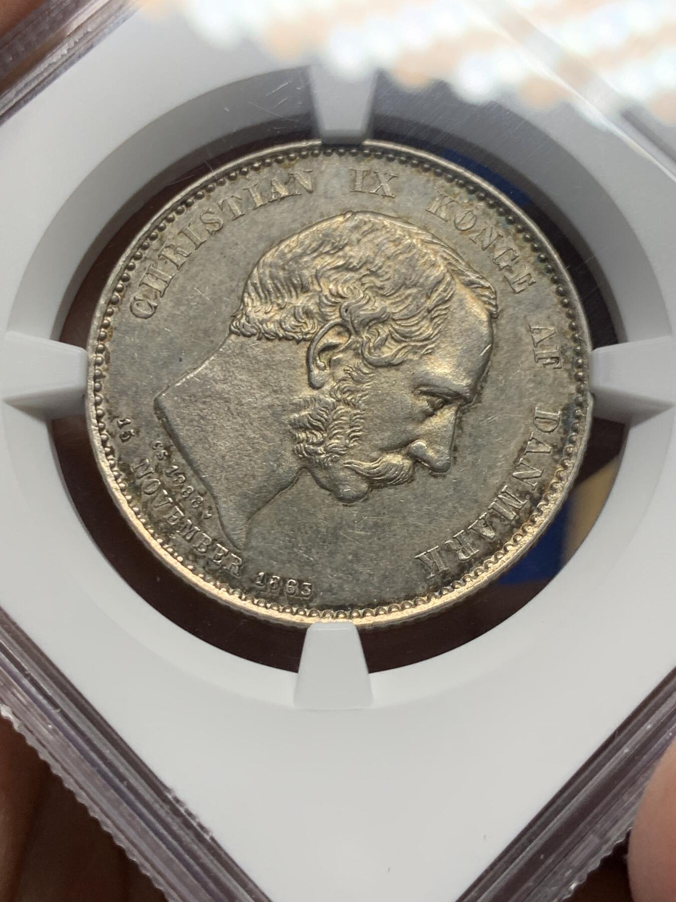 《竞宝斋》第473场 周日，周一 2场连拍 （全场包邮）欢迎送拍 NGC MS61 丹麦1888年克里斯蒂安九世银婚纪念2克朗银币 这枚是丹麦为纪念克里斯蒂安九世与路易丝王后结婚25周年发行的王室庆典纪念银币