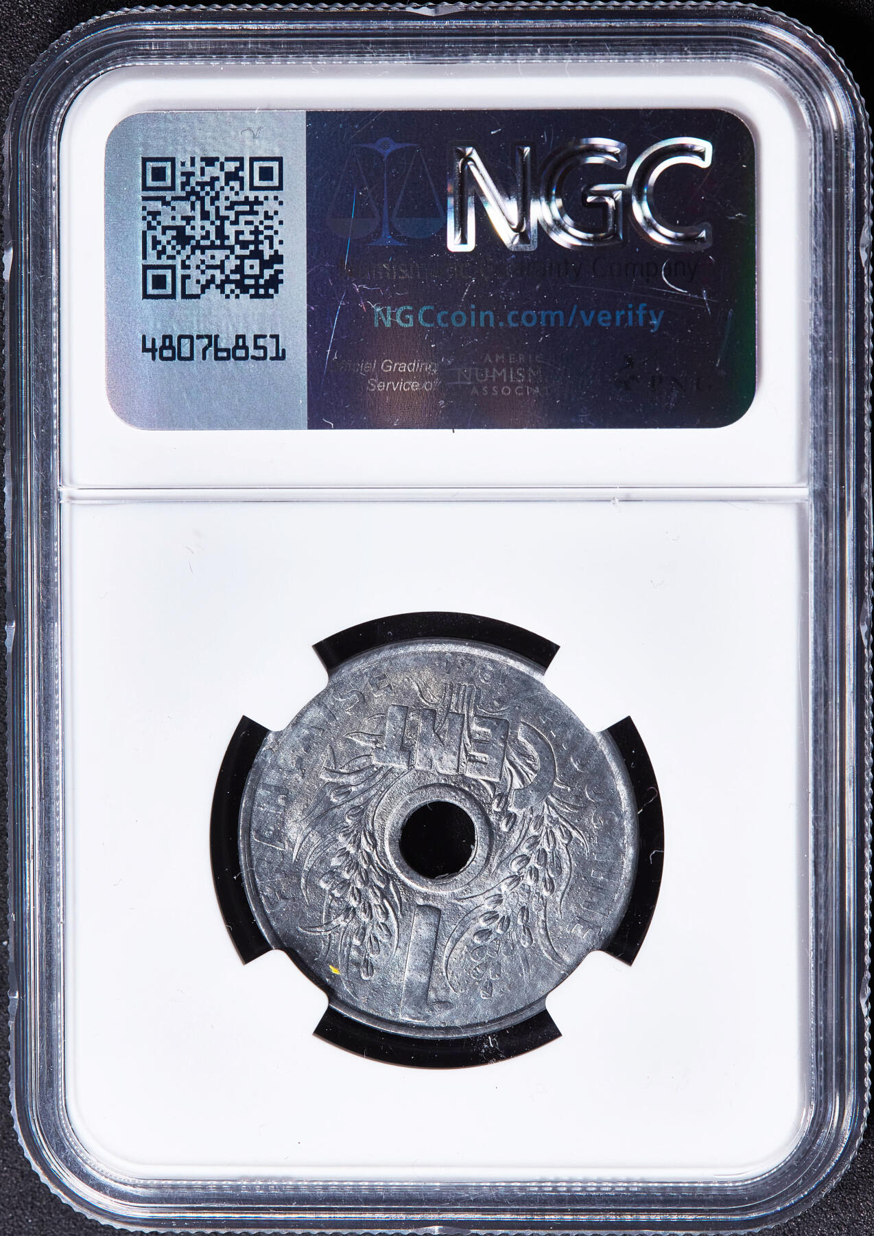 【俄甄集藏】2026年(050)04-01星期三 晚 19:30 全场包邮 法属印度支那1941年帽圈版中孔1分锌币，NGC MS63，原光品相，MS状态难得