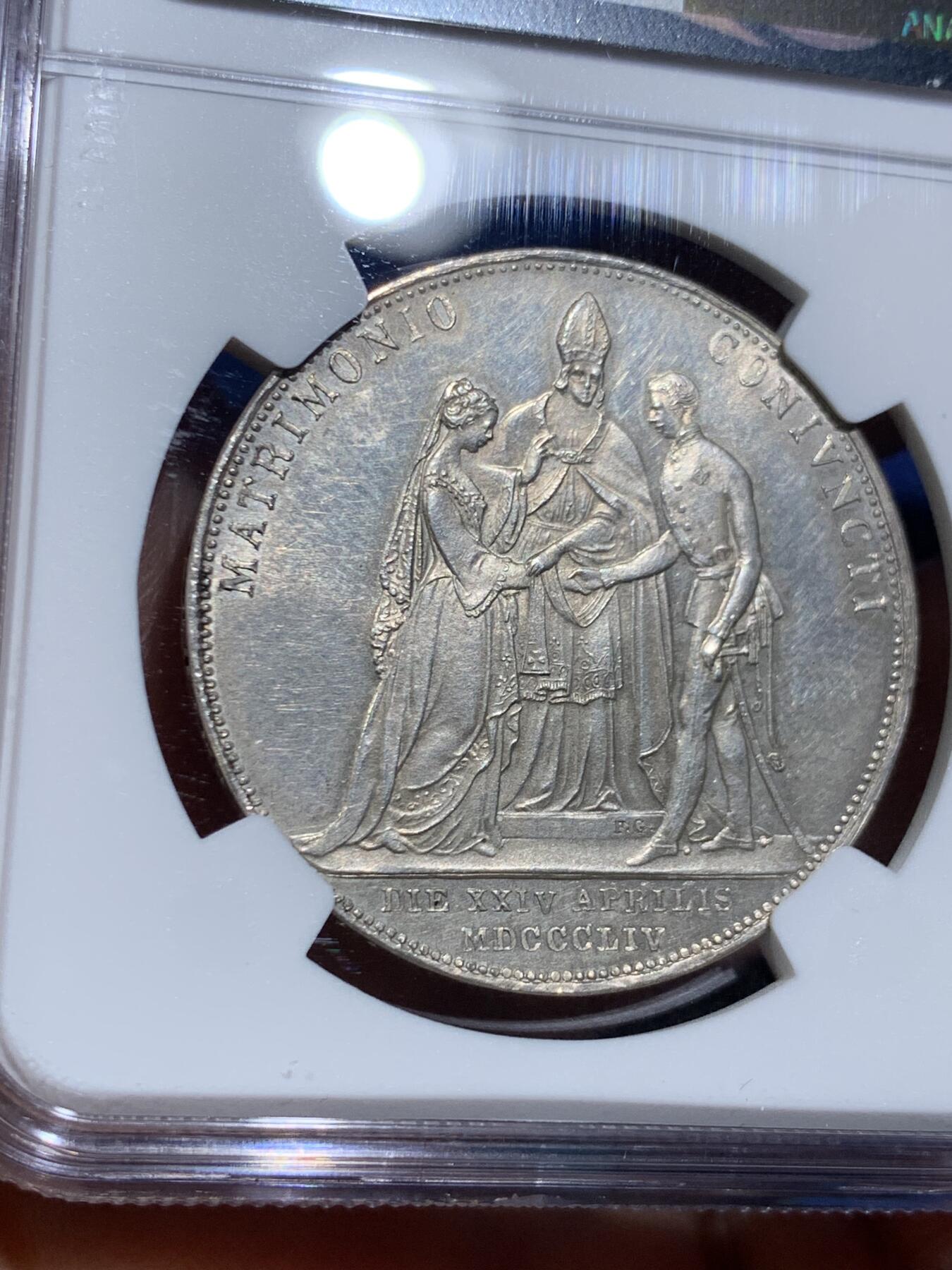 《竞宝斋》第473场 周日，周一 2场连拍 （全场包邮）欢迎送拍 NGC-MS62 奥匈帝国 奥地利 1854年 茜茜公主大婚 2盾大银币 25.9克大银币