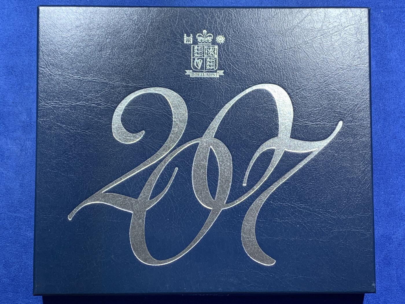 《竞宝斋》第473场 周日，周一 2场连拍 （全场包邮）欢迎送拍 英国2007年12枚装精制套币, 盒证全，品相极好