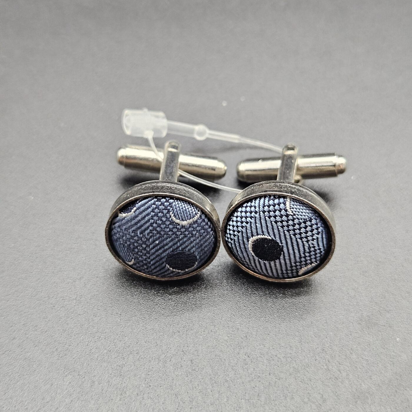 0元起拍勋章 第341期 咸鱼国勋章拍卖专场 3月25日（周三）下午6：00开始 中古袖扣一对