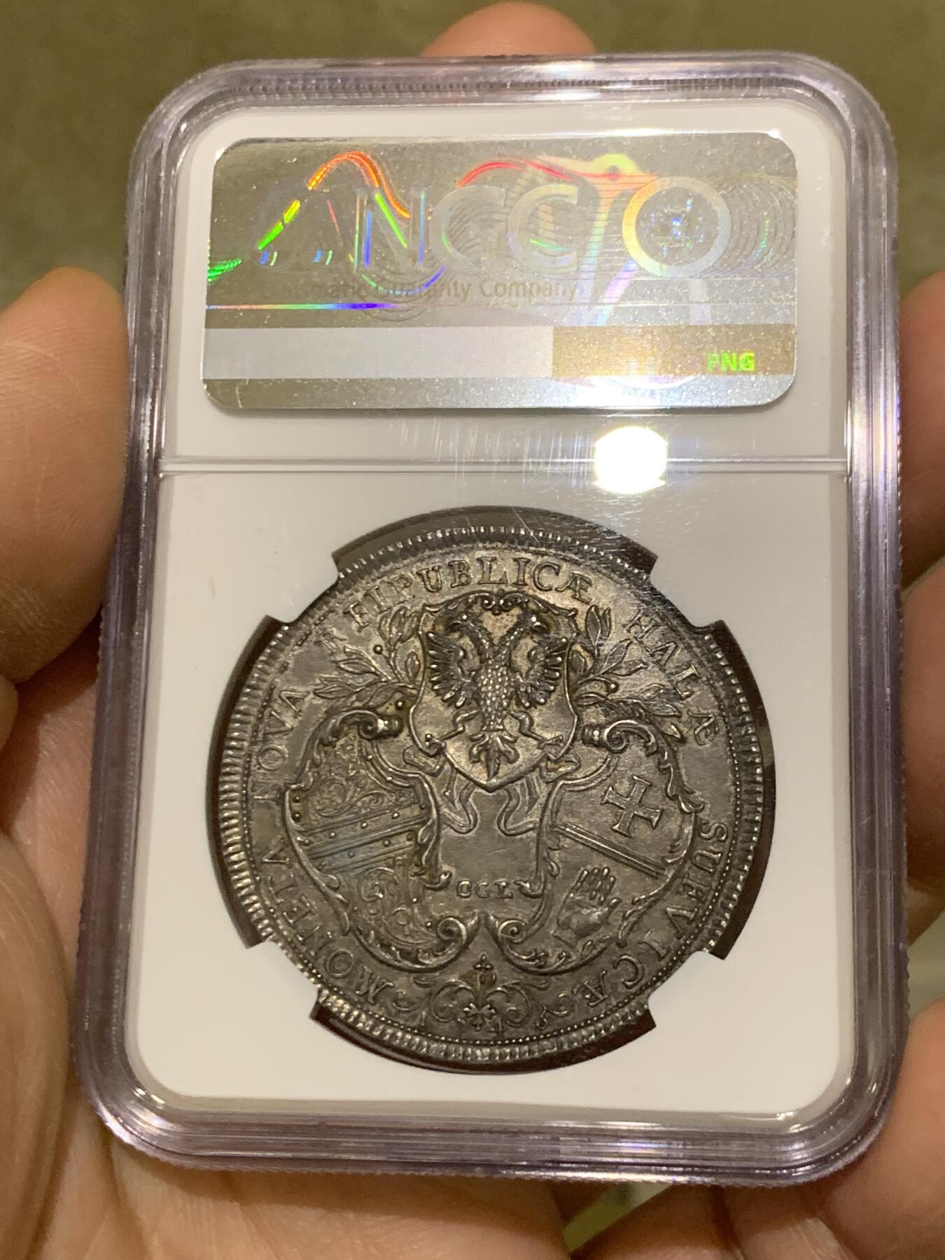 《竞宝斋》第473场 周日，周一 2场连拍 （全场包邮）欢迎送拍 NGC MS62 神圣罗马帝国 1746年 德国 哈尔自由市三盾徽大泰勒银币 发行量仅800枚 精细高浮雕神罗皇帝的弗朗西斯一世（玛利亚特蕾莎的丈夫）包浆深邃 高点保持的很好 感觉低评