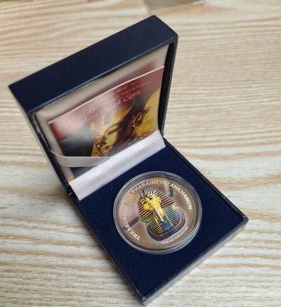 【币将精彩】世界钱币拍卖（2026-4-1） - 柬埔寨2004年法老图坦卡蒙彩色银币带证书包装有氧化密封盒