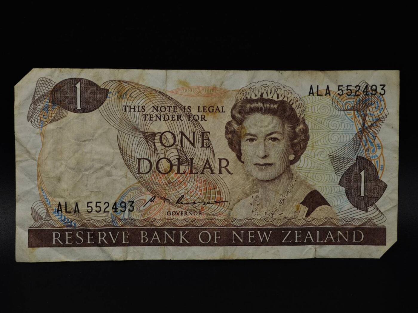  【淘币小摊】限时拍第八百八十四拍   纸币场    每周一统一发货 新西兰1元纸币【有折】