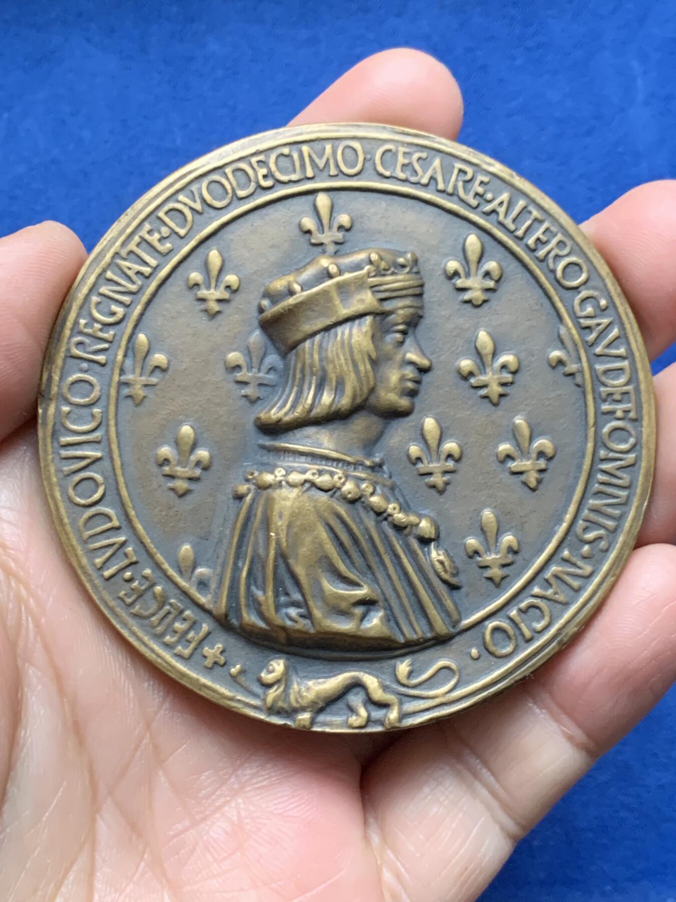 《竞宝斋》第473场 周日，周一 2场连拍 （全场包邮）欢迎送拍 路易十二与安妮大铜章 175.9克 71.2mm 丰饶角铜标 复古工艺 双面高浮雕