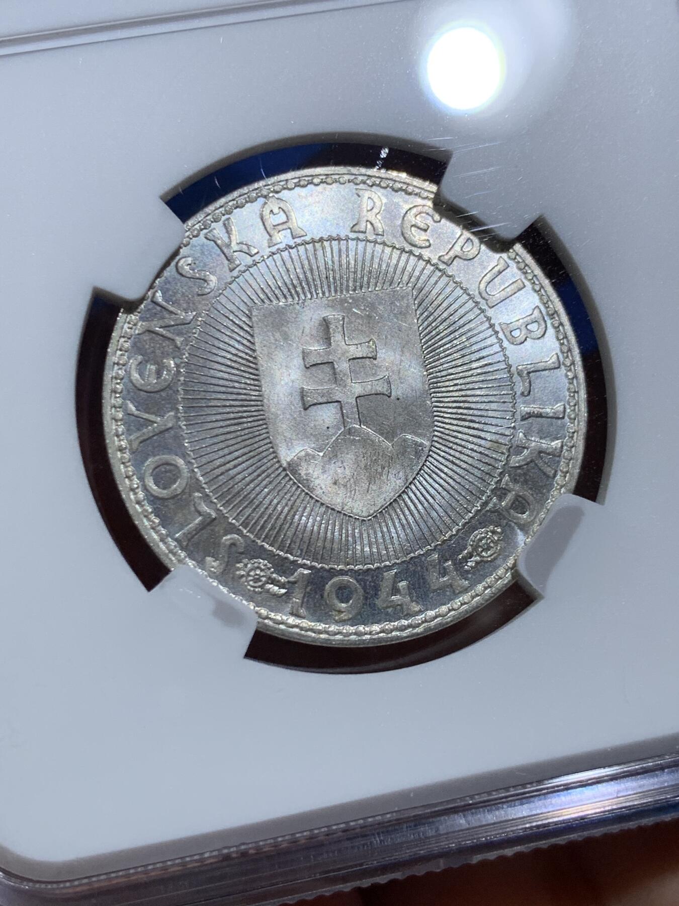 《竞宝斋》第473场 周日，周一 2场连拍 （全场包邮）欢迎送拍 NGC MS63 斯洛伐克1944年10克朗银币，极美原光好品。