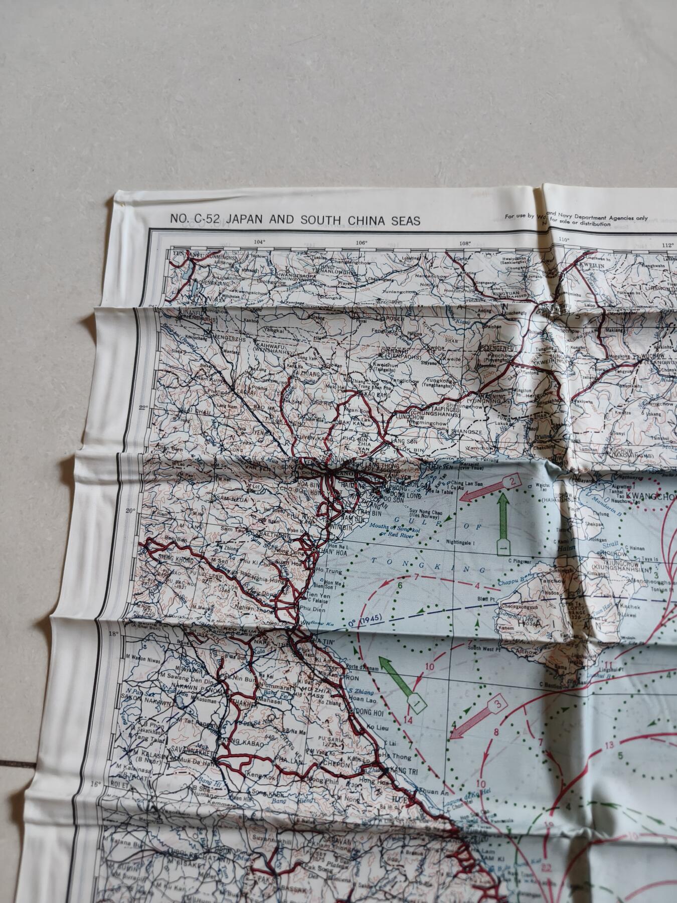 老王徽章第188期 美国二战陆军航空兵逃生图 正面为日本与中国南海 背面为中国东海 大型尺寸约1.2米×1.2米