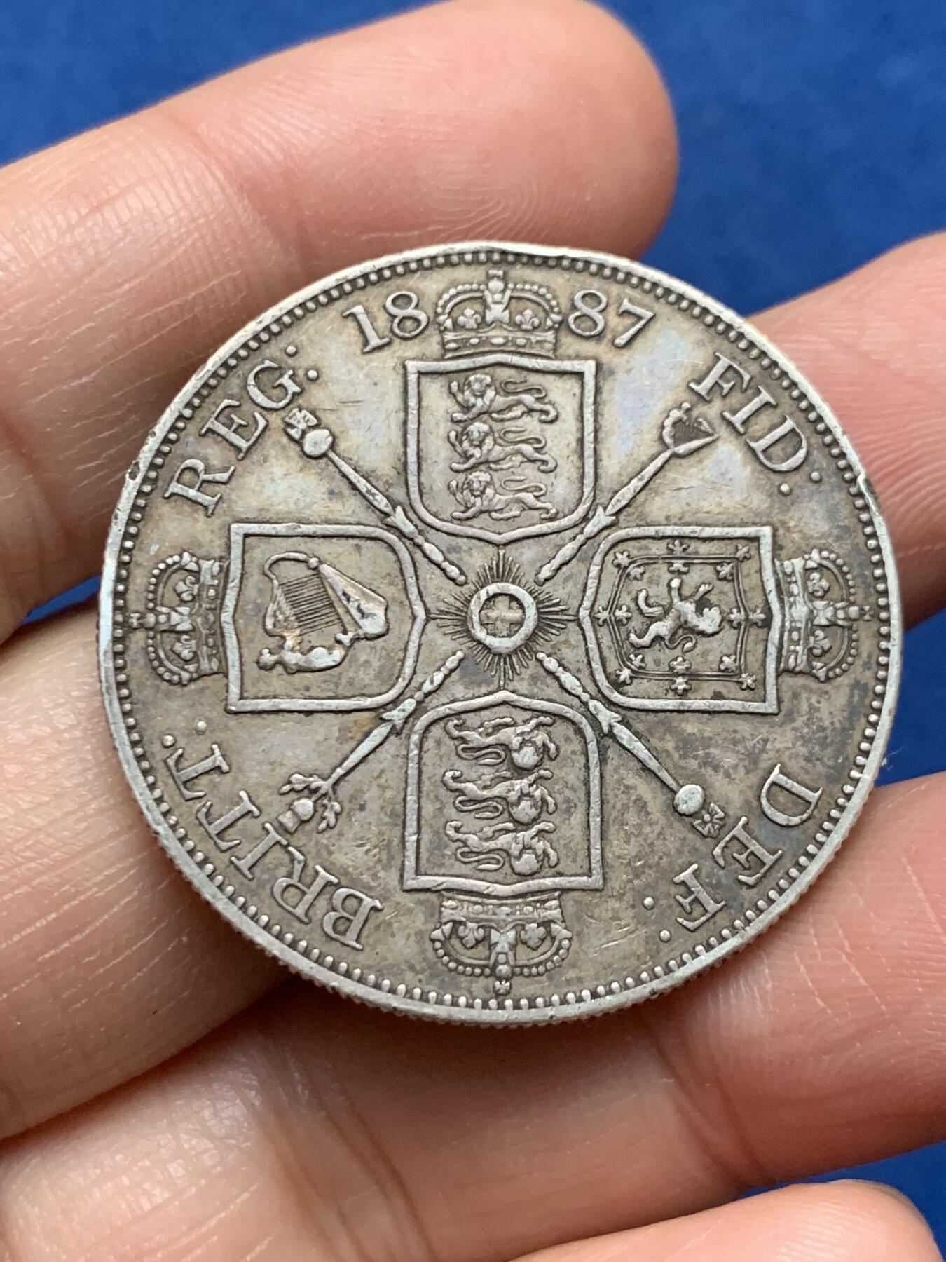 《竞宝斋》第473场 周日，周一 2场连拍 （全场包邮）欢迎送拍 英国 1887年 维多利亚高冠 双弗洛林 4先令银币 22.5克 细节见图