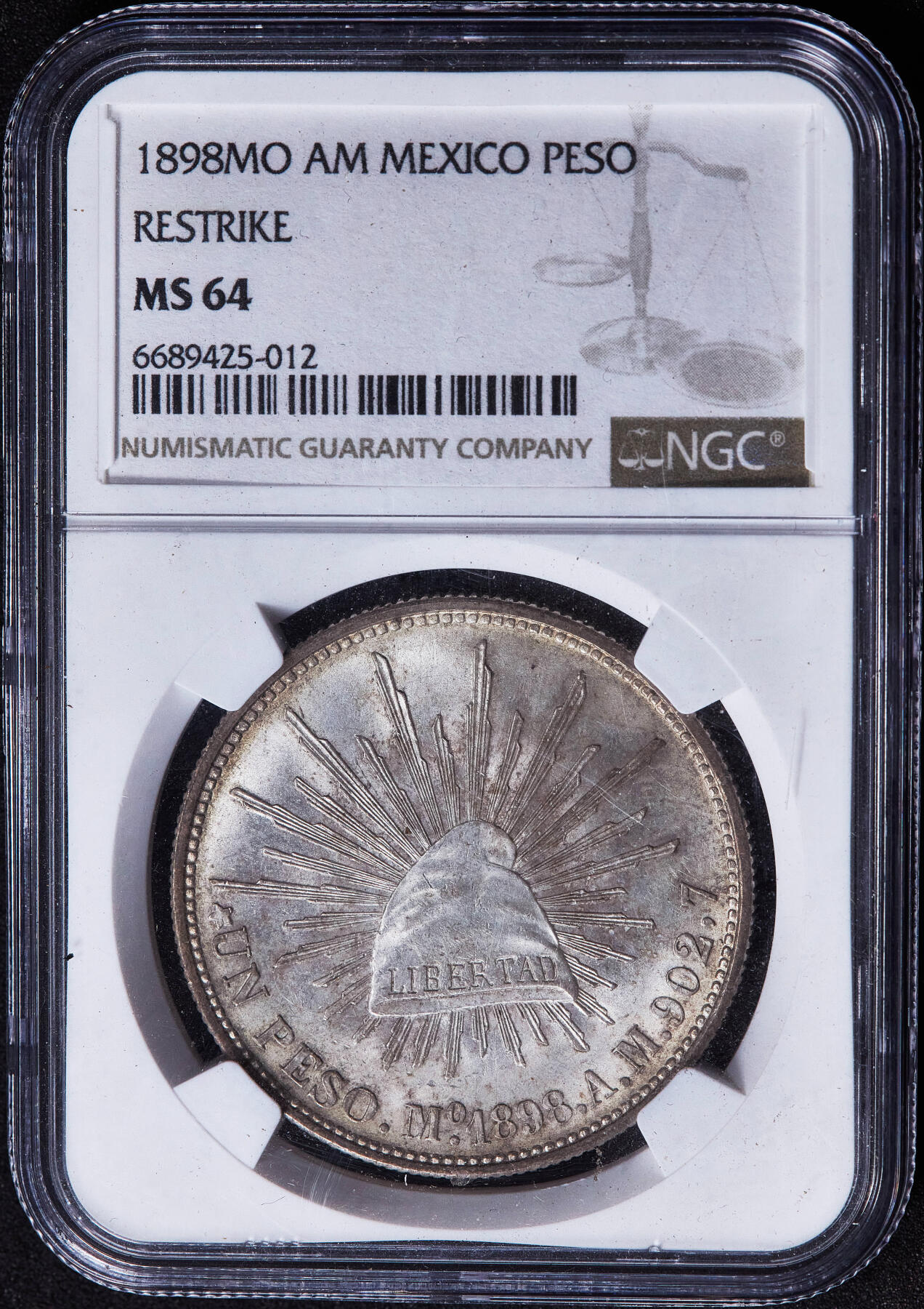 【俄甄集藏】2026年(050)04-01星期三 晚 19:30 全场包邮 墨西哥1898年Mo Am版1比索直边鹰洋大银币，NGC MS64，黄油彩转光品