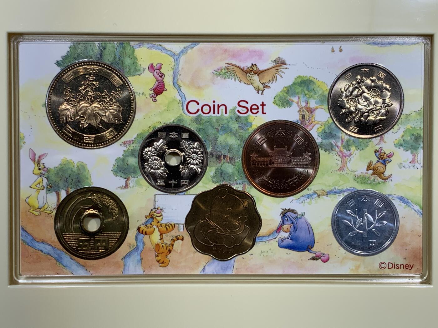 《竞宝斋》第473场 周日，周一 2场连拍 （全场包邮）欢迎送拍 日本2006年套币 小熊维尼