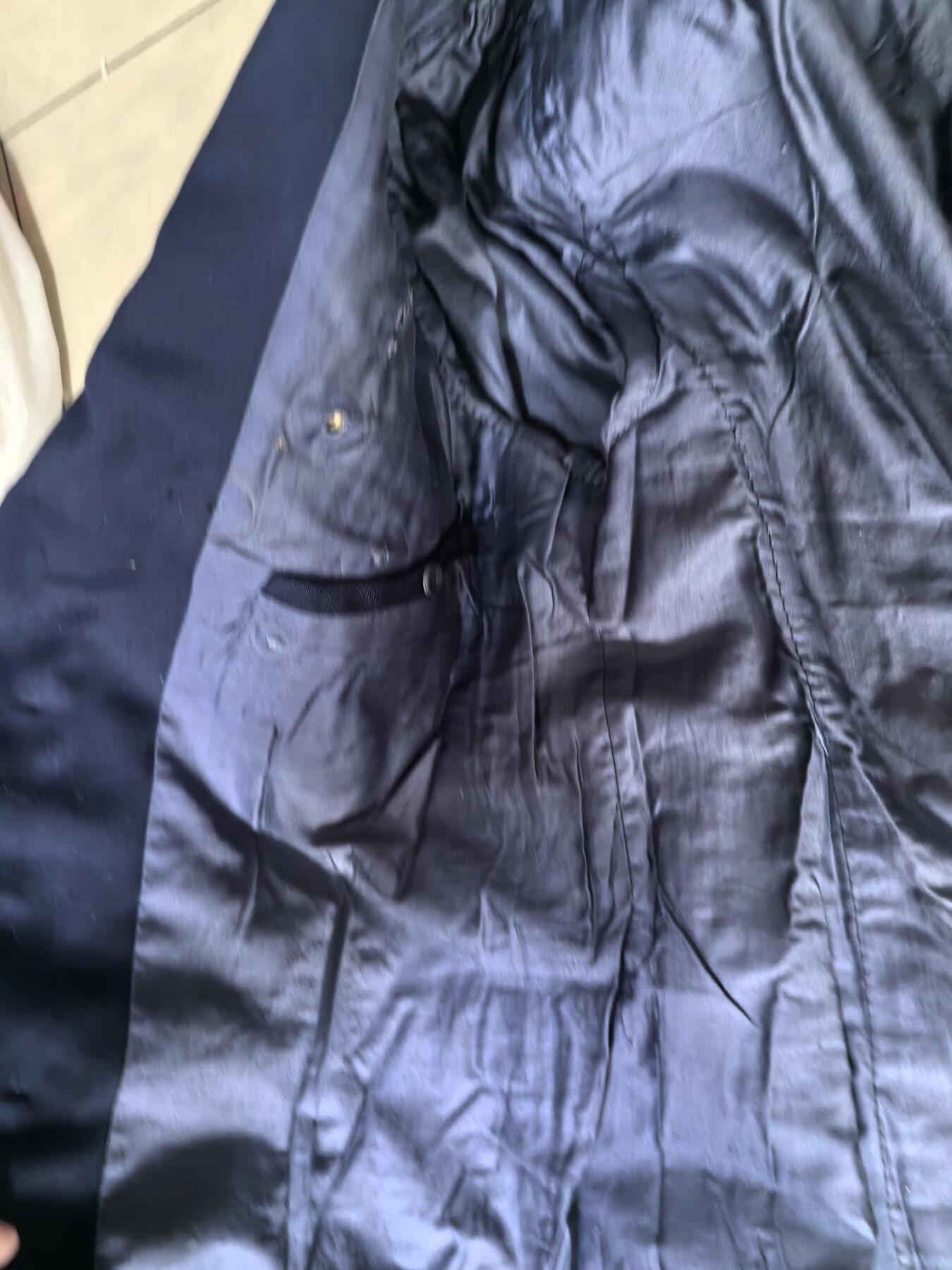 苏联勋章奖章拍卖 本次有亚捏，空军军服，国际运动员等好货 不要错过 3月20日晚上九点结束在麦稀奇 找不到的加我qq或者微信都是184277308备注苏章拍卖。 苏联空军上校军服上衣 大概尺寸175  保存完好 没有破损 领章少一个找不到了其他都很好 右胸有几个佩戴勋章的眼 衣服可以说保存的非常好照片一起给不保证是本人 20✘25大尺寸