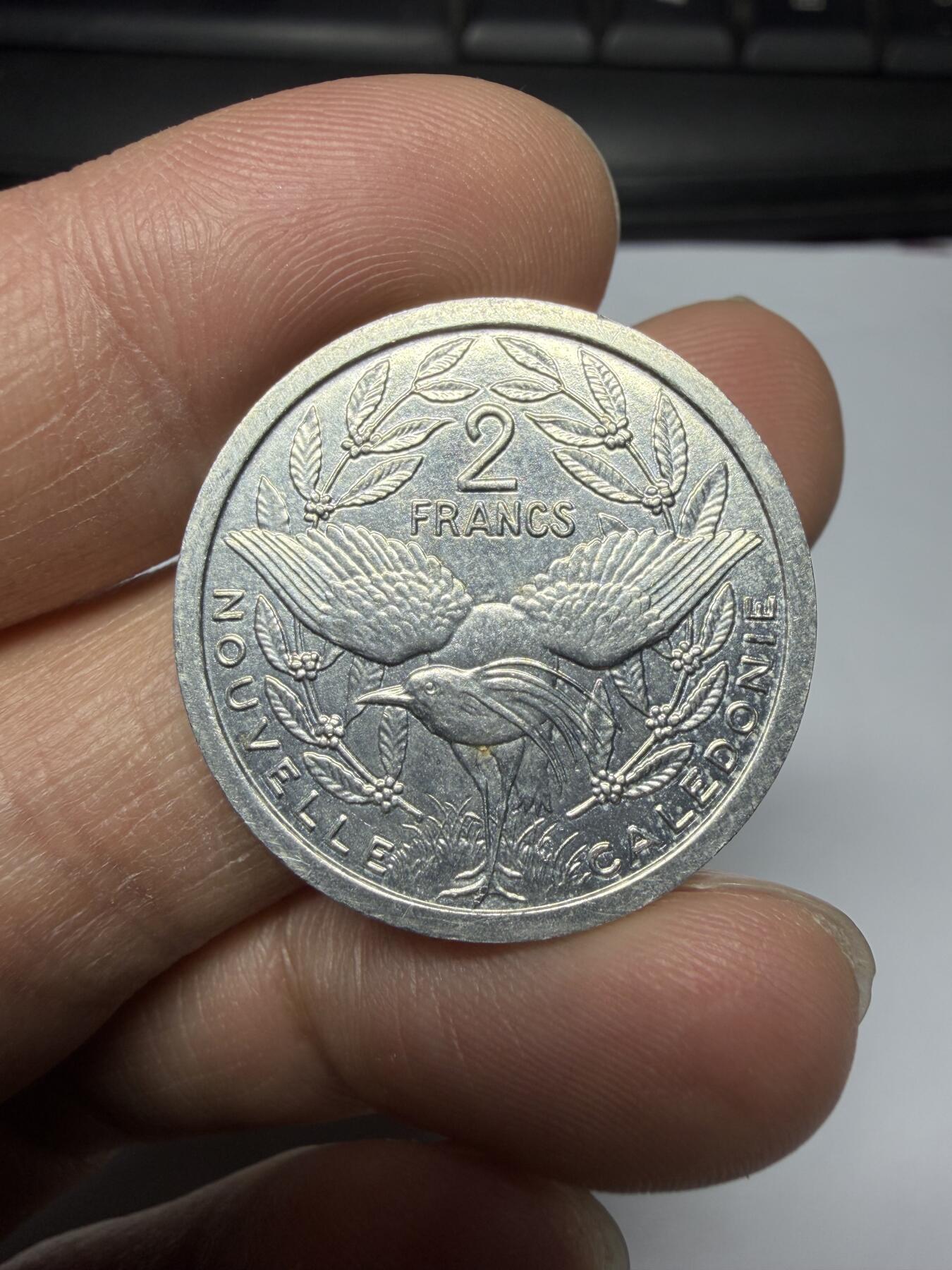 2026年集古藏今外币拍卖第三期-第7场—（总第317拍），可以寄存60天，满160元包邮。 2003年新喀里多尼亚2法郎