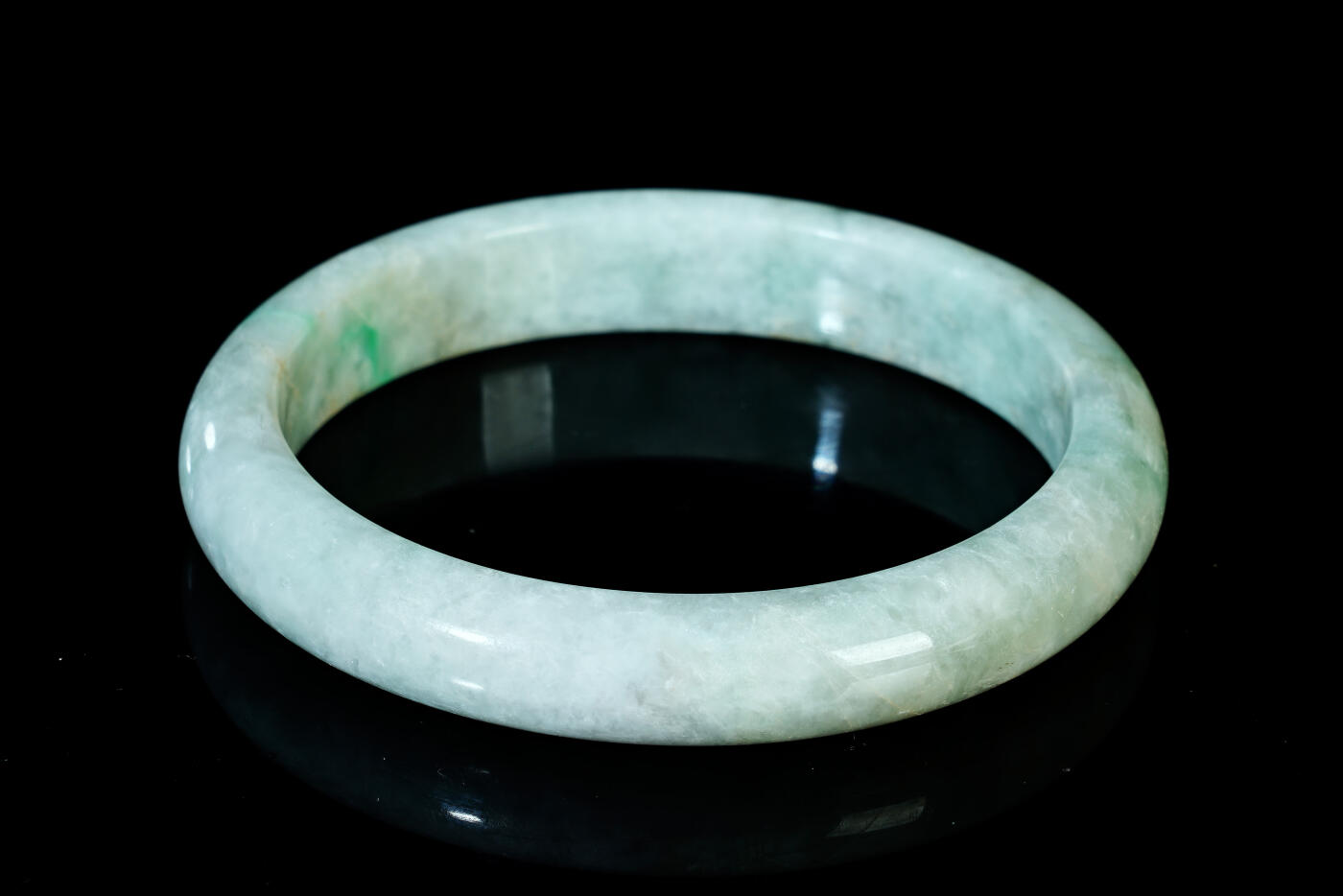 上海都达杂项专场五十八【全场包邮】  天然冰绿种翡翠（A货）手镯 附鉴定证书93-15