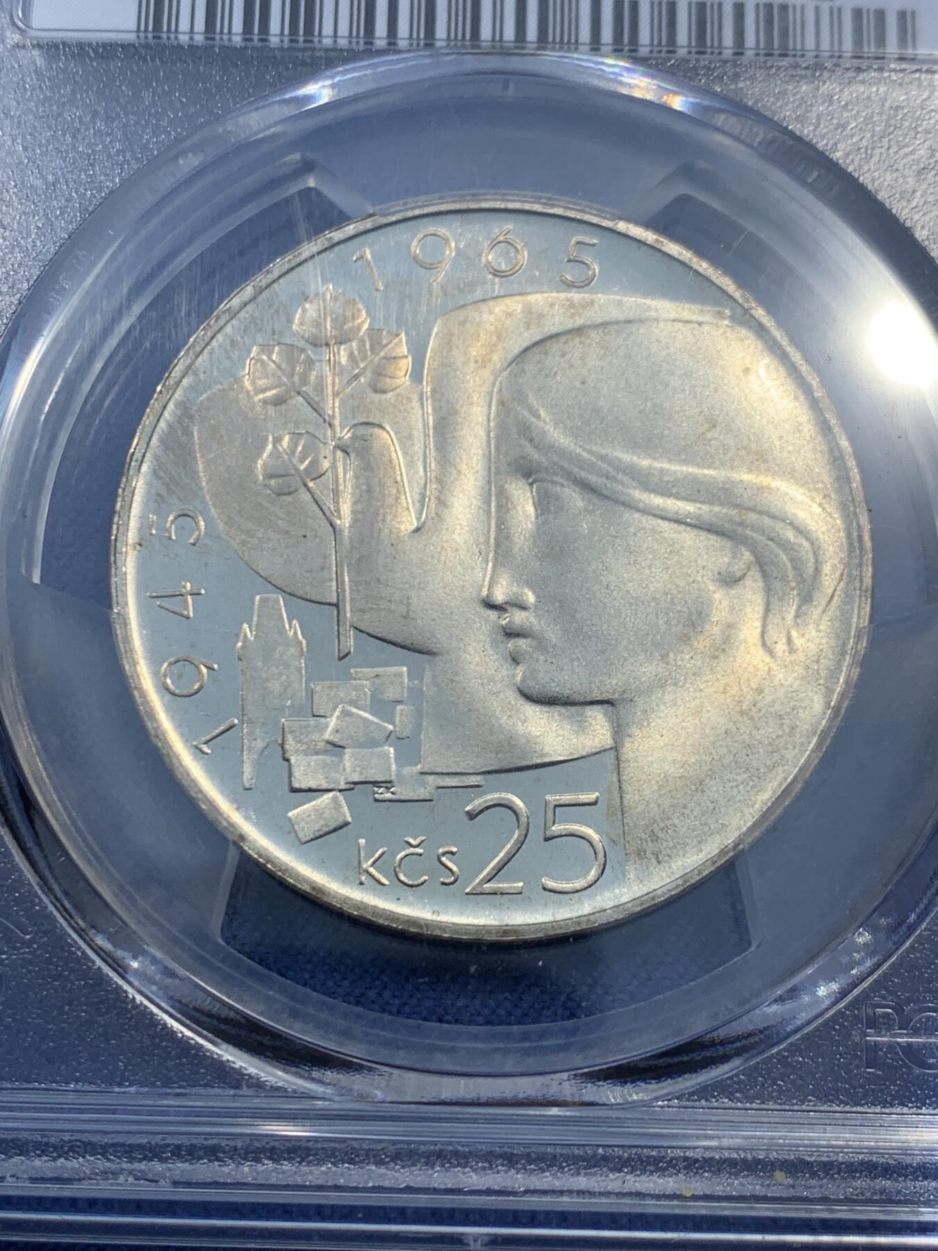 《竞宝斋》第473场 周日，周一 2场连拍 （全场包邮）欢迎送拍 PCGS PR67CAM 捷克斯洛伐克 1965年 解放20周年 精制纪念银币 仅5000枚的发行量 背面支撑架有磕