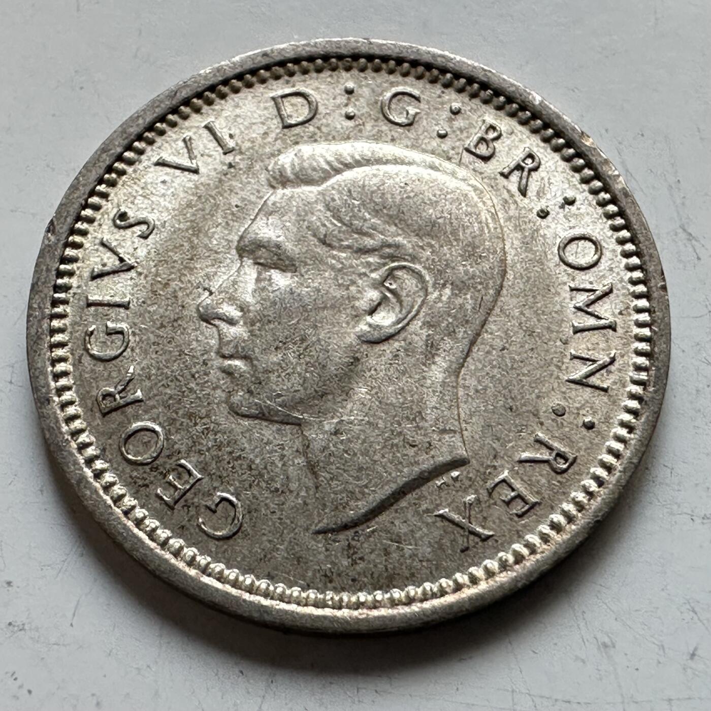 🌹外币初藏🌹🐯2026年第34场   每周二四六晚8️⃣点 接代拍 英国1940年乔治六世 3便士银币 1.41g 16.0mm 50%银