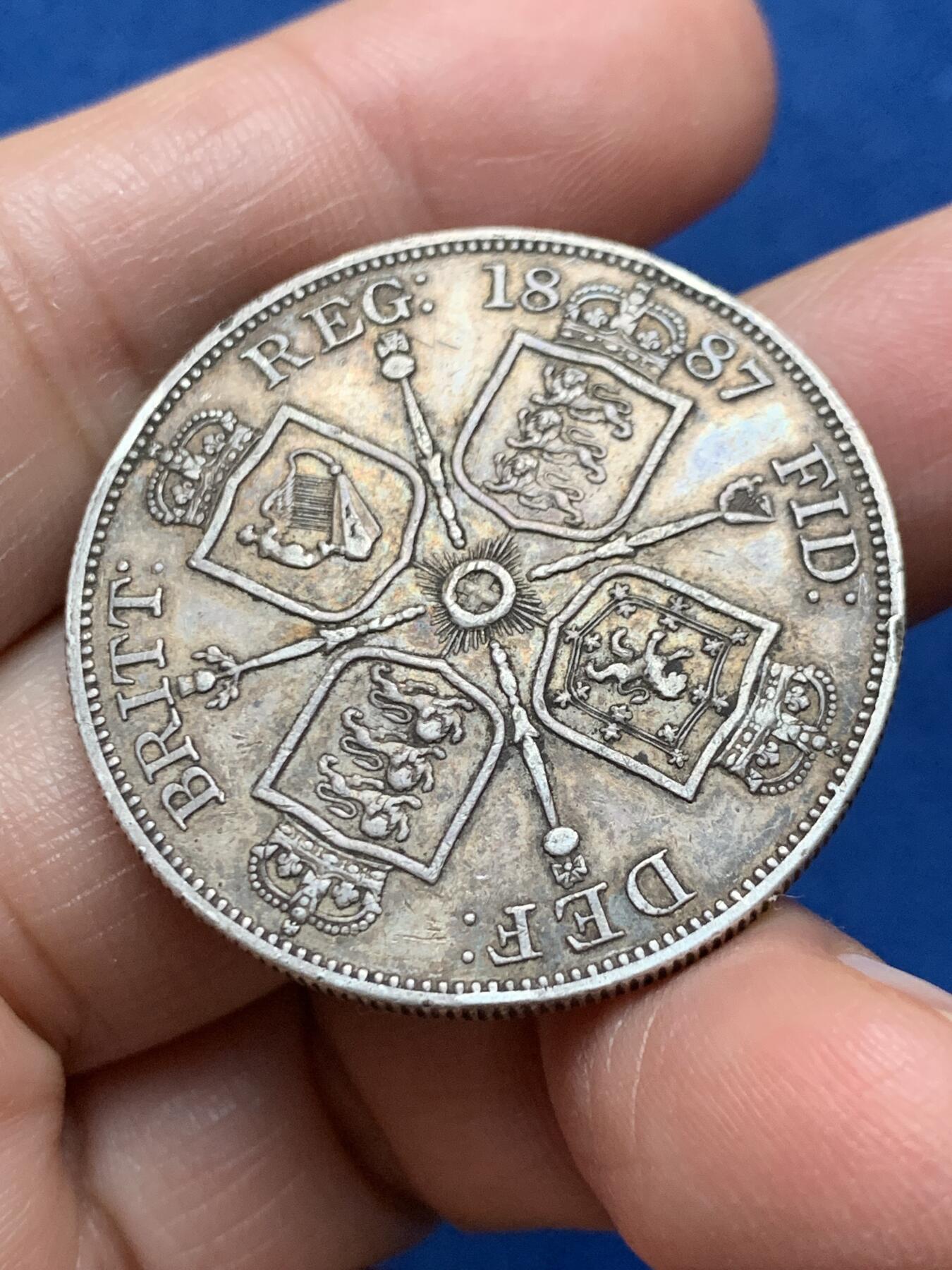 《竞宝斋》第473场 周日，周一 2场连拍 （全场包邮）欢迎送拍 英国 1887年 维多利亚高冠 双弗洛林 4先令银币 22.5克 细节见图