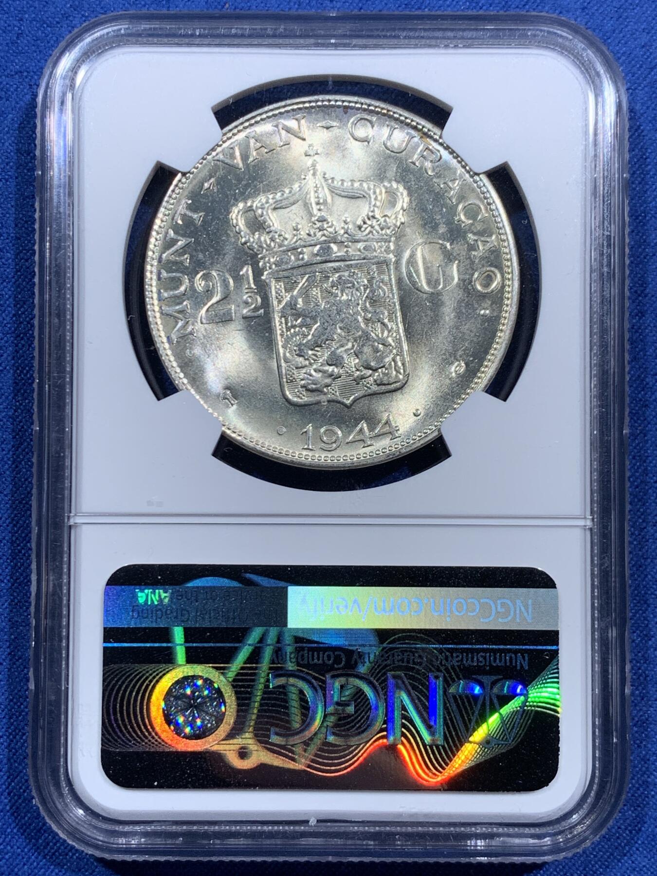 《竞宝斋》第473场 周日，周一 2场连拍 （全场包邮）欢迎送拍 NGC MS64 荷属库拉索1944D威廉明娜2.5盾银币 BU曝光状态 整体观感清晰