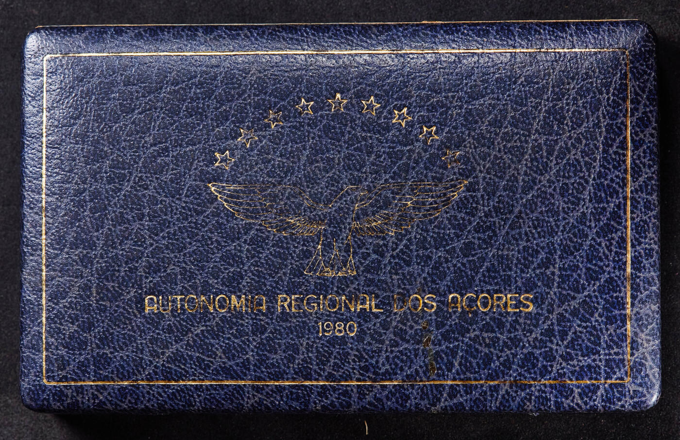 【俄甄集藏】2026年(050)04-01星期三 晚 19:30 全场包邮 葡萄牙1980年纪念亚述尔群岛自治区25、100埃斯库多精制银币2枚套，原盒证，重量：11克/16.5克，925银，发行量20000套，少见品种