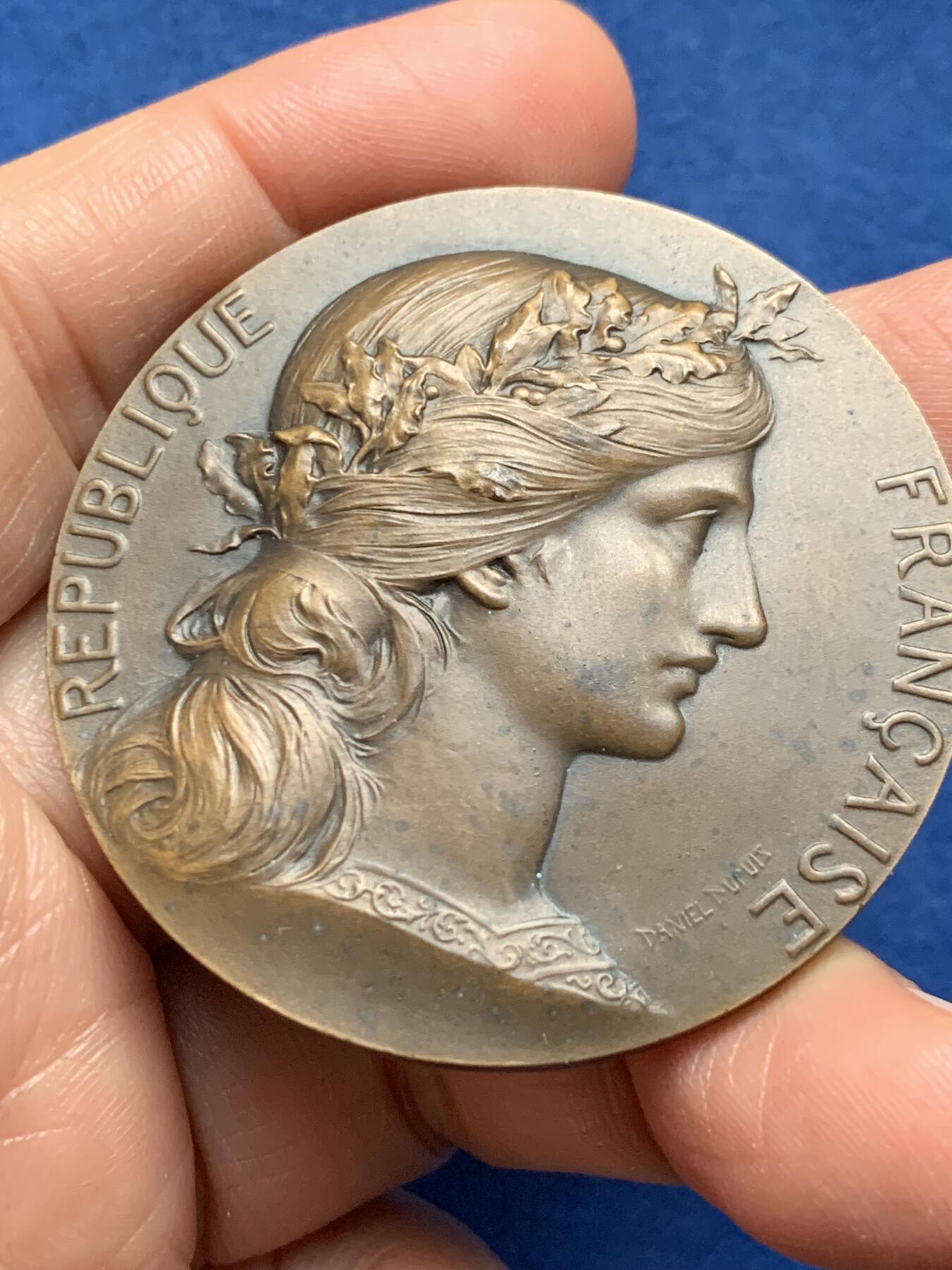 《竞宝斋》第473场 周日，周一 2场连拍 （全场包邮）欢迎送拍 法国军事准备铜章 64.4克 49.7mm 丰饶角铜标