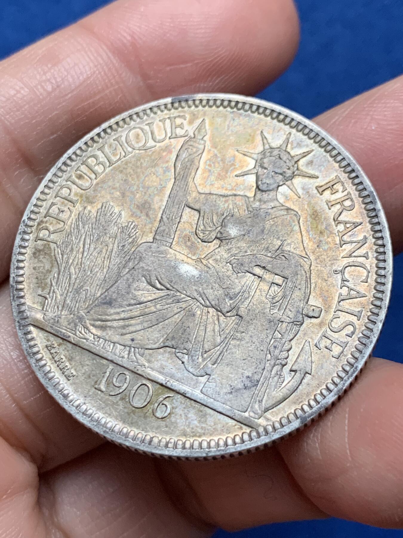 《竞宝斋》第473场 周日，周一 2场连拍 （全场包邮）欢迎送拍 法属印支 1906年A 坐洋1皮亚斯特银币 原味带彩带光