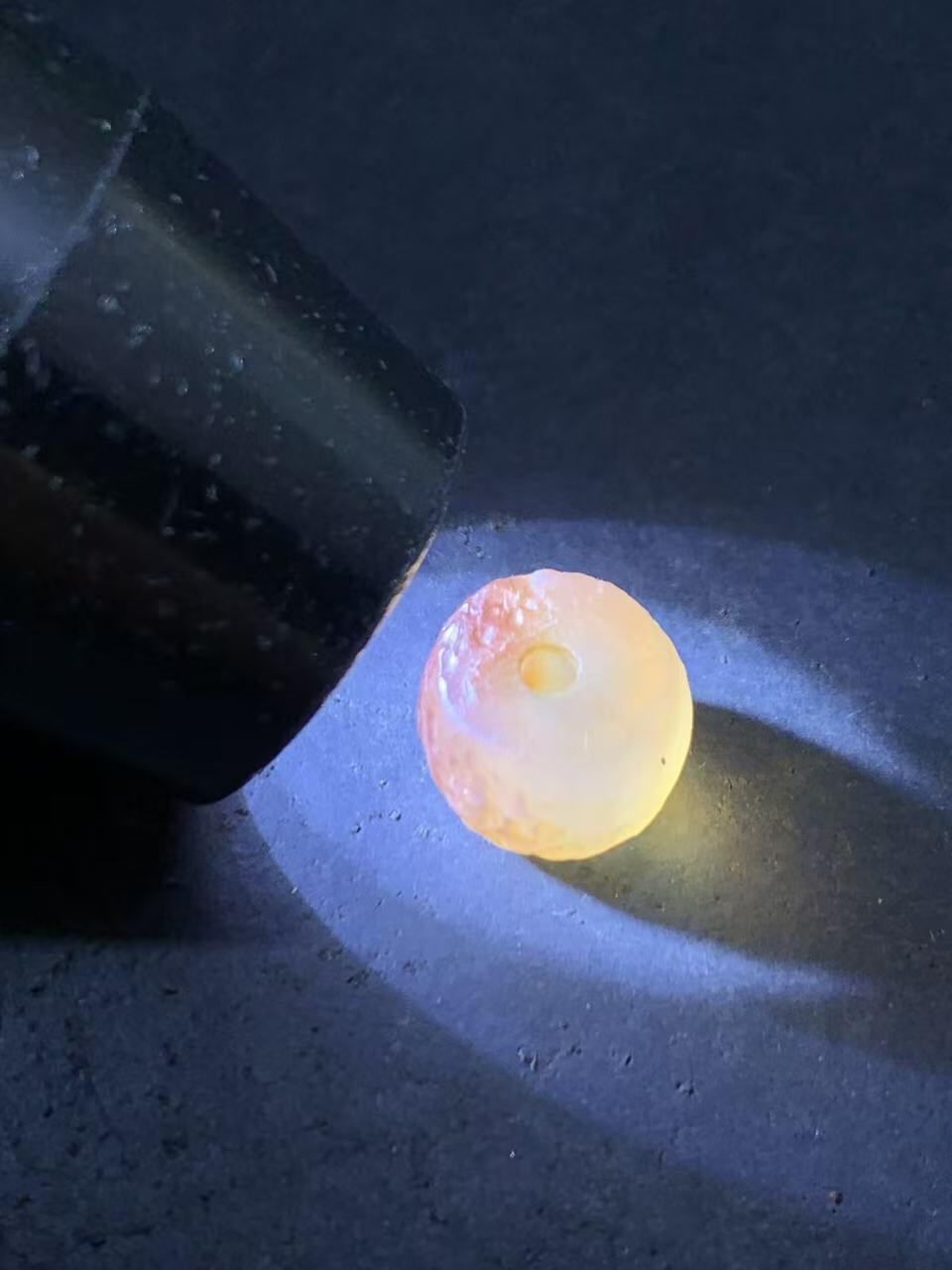 高玉化风化纹糖果玛瑙桶珠一颗，，