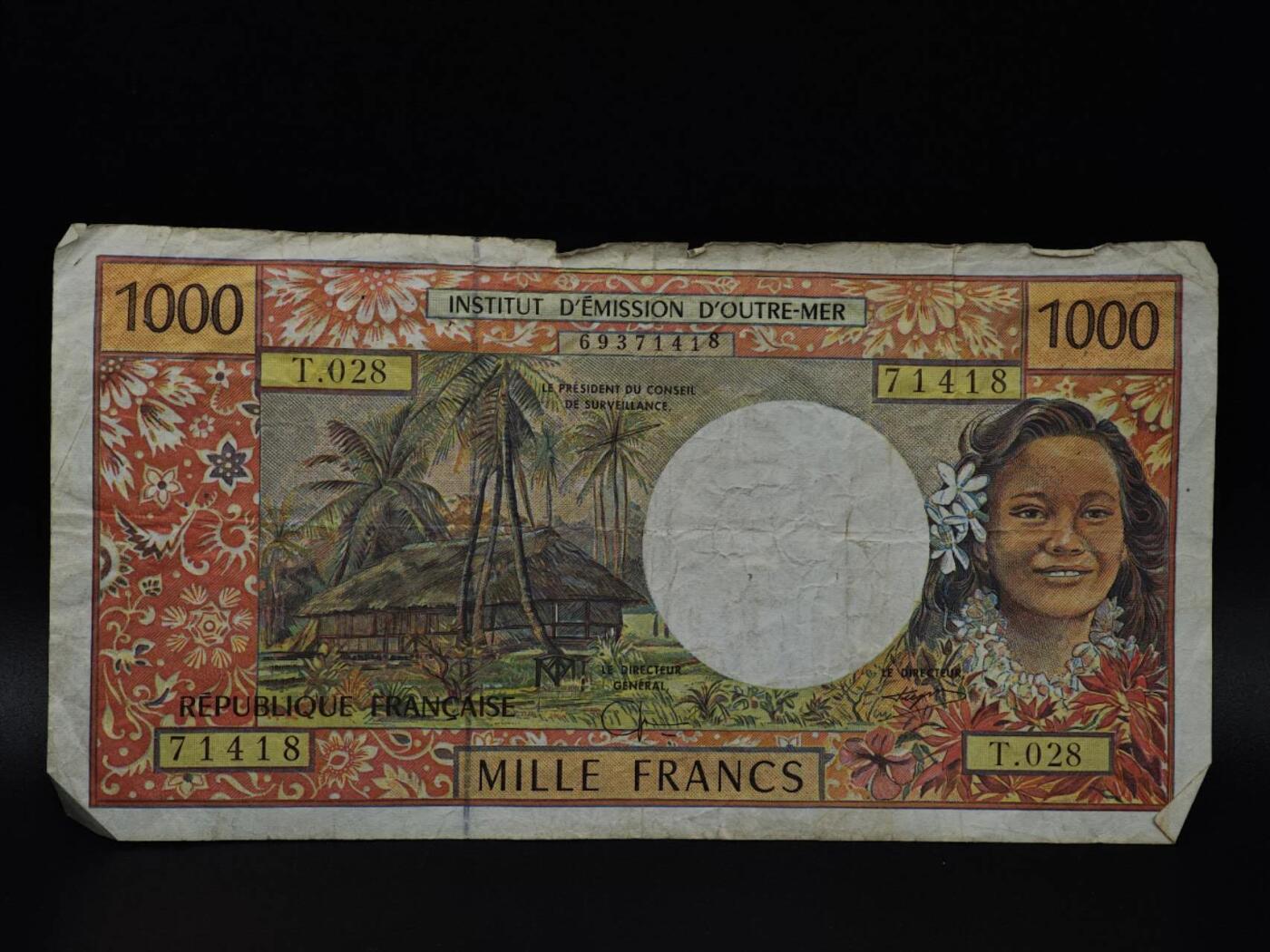  【淘币小摊】限时拍第八百八十四拍   纸币场    每周一统一发货 法属太平洋1000法郎纸币【有折】