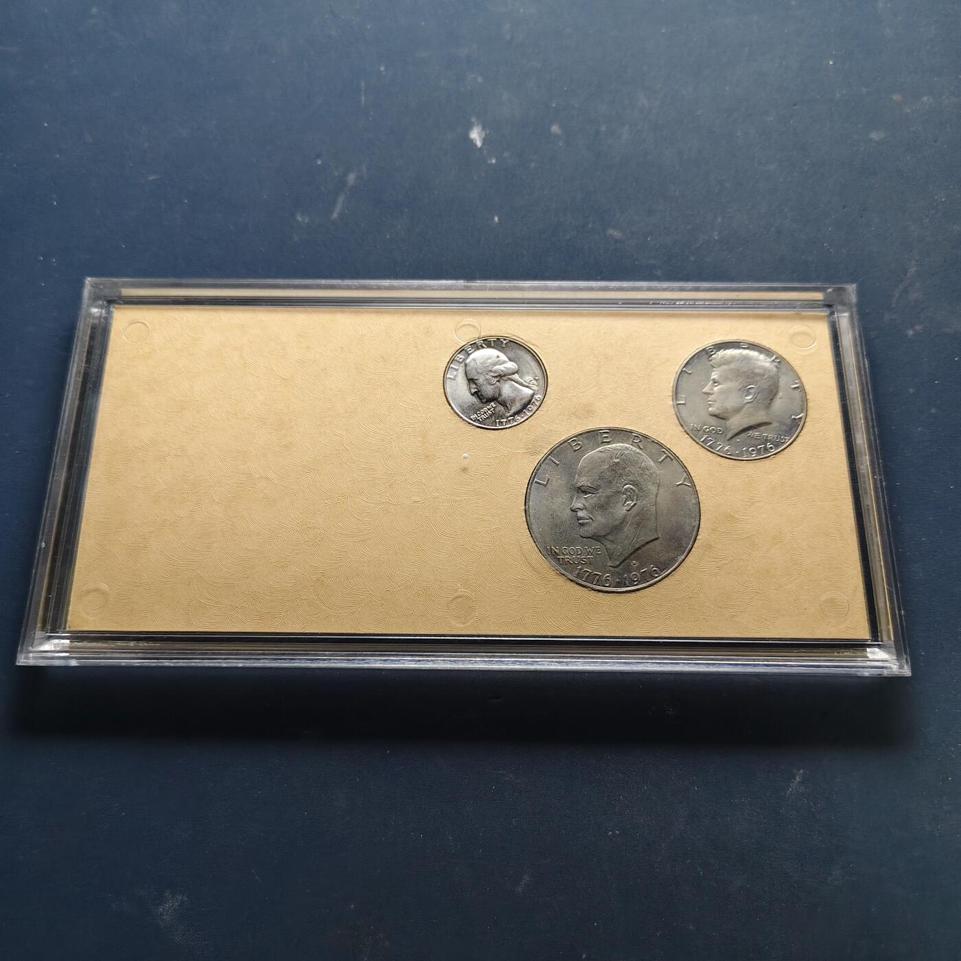 【全场包邮】纯粹捡漏拍515场 【套装】英国16-20世纪封装套币+美国1976年独立200周年纪念套币+加拿大1988年套币