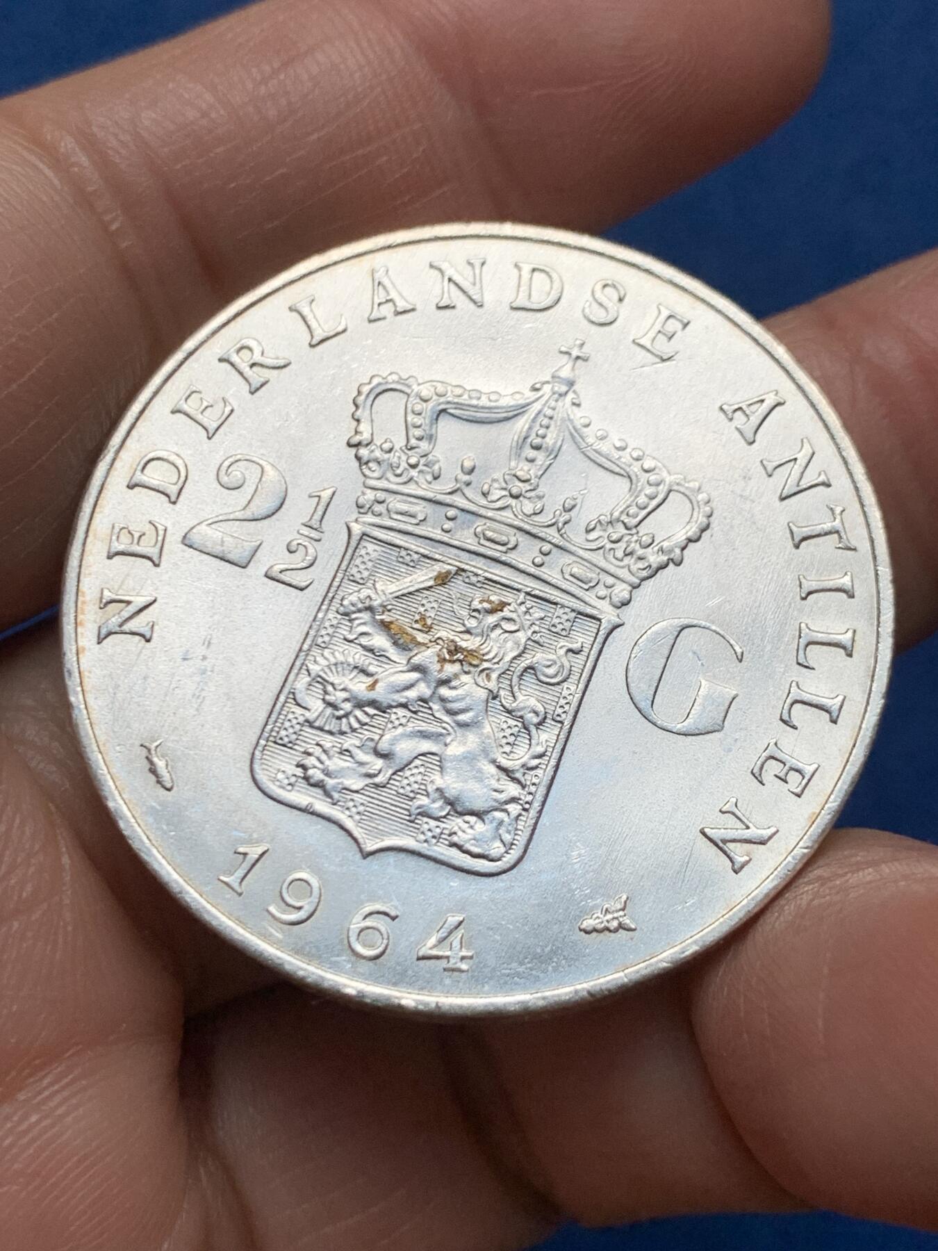 《竞宝斋》第473场 周日，周一 2场连拍 （全场包邮）欢迎送拍 荷属安的列斯1964年朱丽安娜2.5盾银币