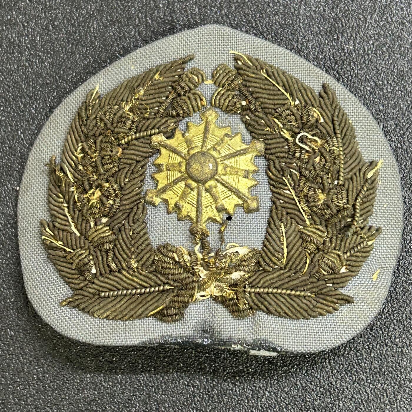 西秦中古拍卖第八十一期  不忘历史·抗战收藏 日本消防早期金属刺绣大帽徽