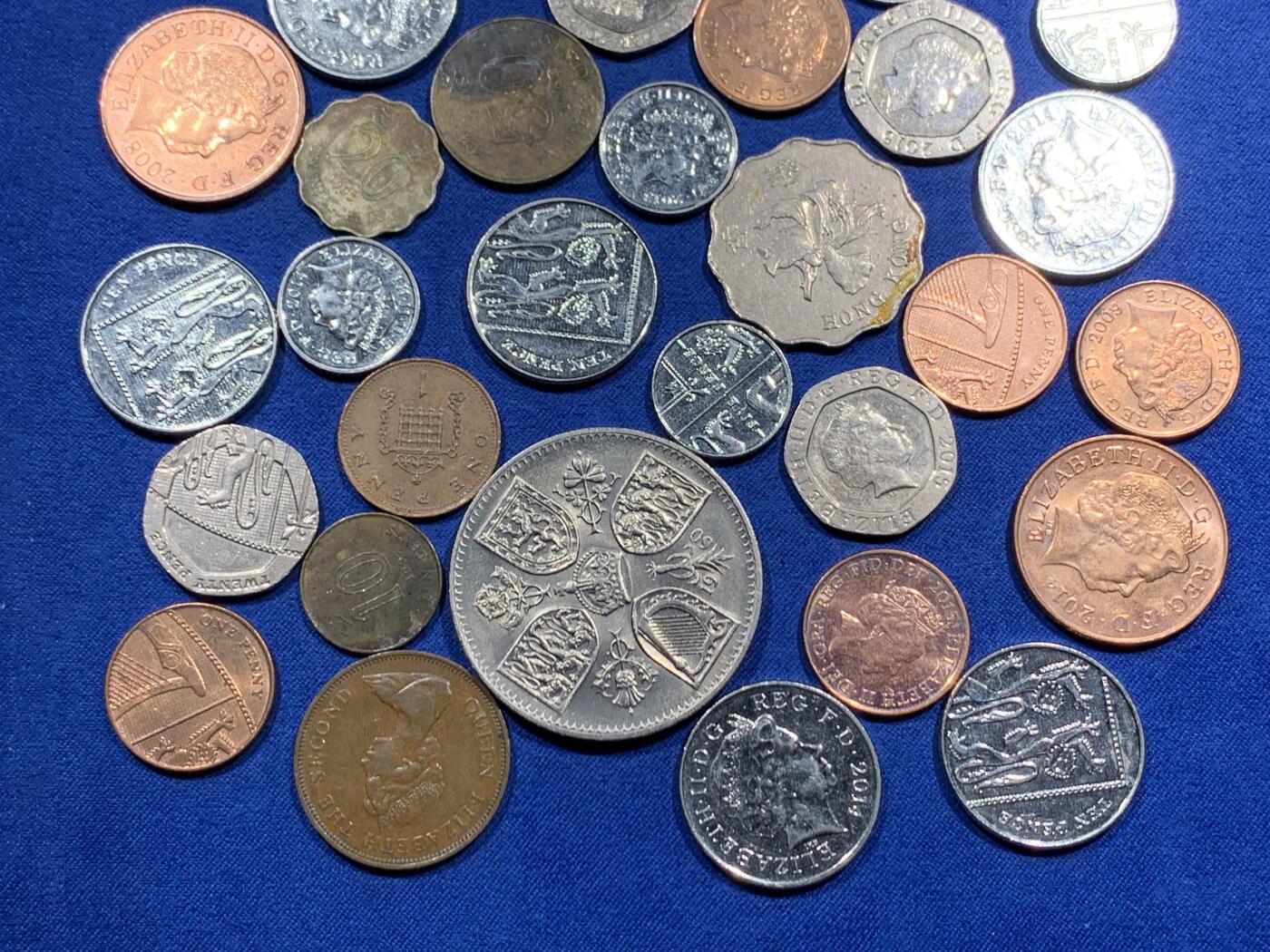 《竞宝斋》第473场 周日，周一 2场连拍 （全场包邮）欢迎送拍 英国及英联邦硬币 总重215克 细节见图