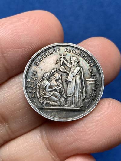 《竞宝斋》第473场 周日，周一 2场连拍 （全场包邮）欢迎送拍 - 法国结婚纪念银章，蜜蜂ARGENT，重约4.9克，23.7mm