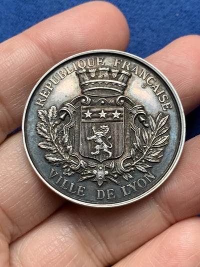 《竞宝斋》第473场 周日，周一 2场连拍 （全场包邮）欢迎送拍 - 法国里昂城徽纪念银章，ARGENT950边铭，19.6克，36.2mm