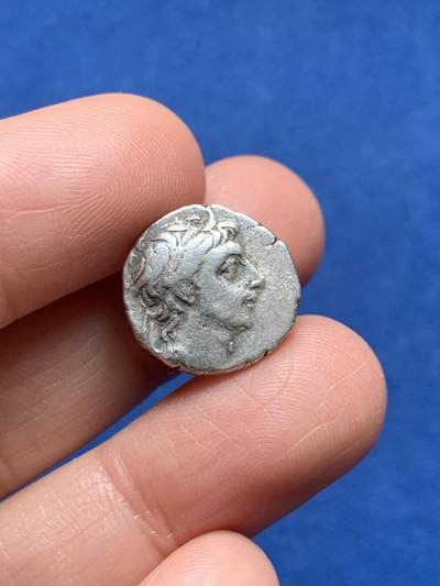 《竞宝斋》第473场 周日，周一 2场连拍 （全场包邮）欢迎送拍 - 古希腊 卡帕多细亚王国 1德拉克马 银币 重约3.6克 头像清晰 打制居中