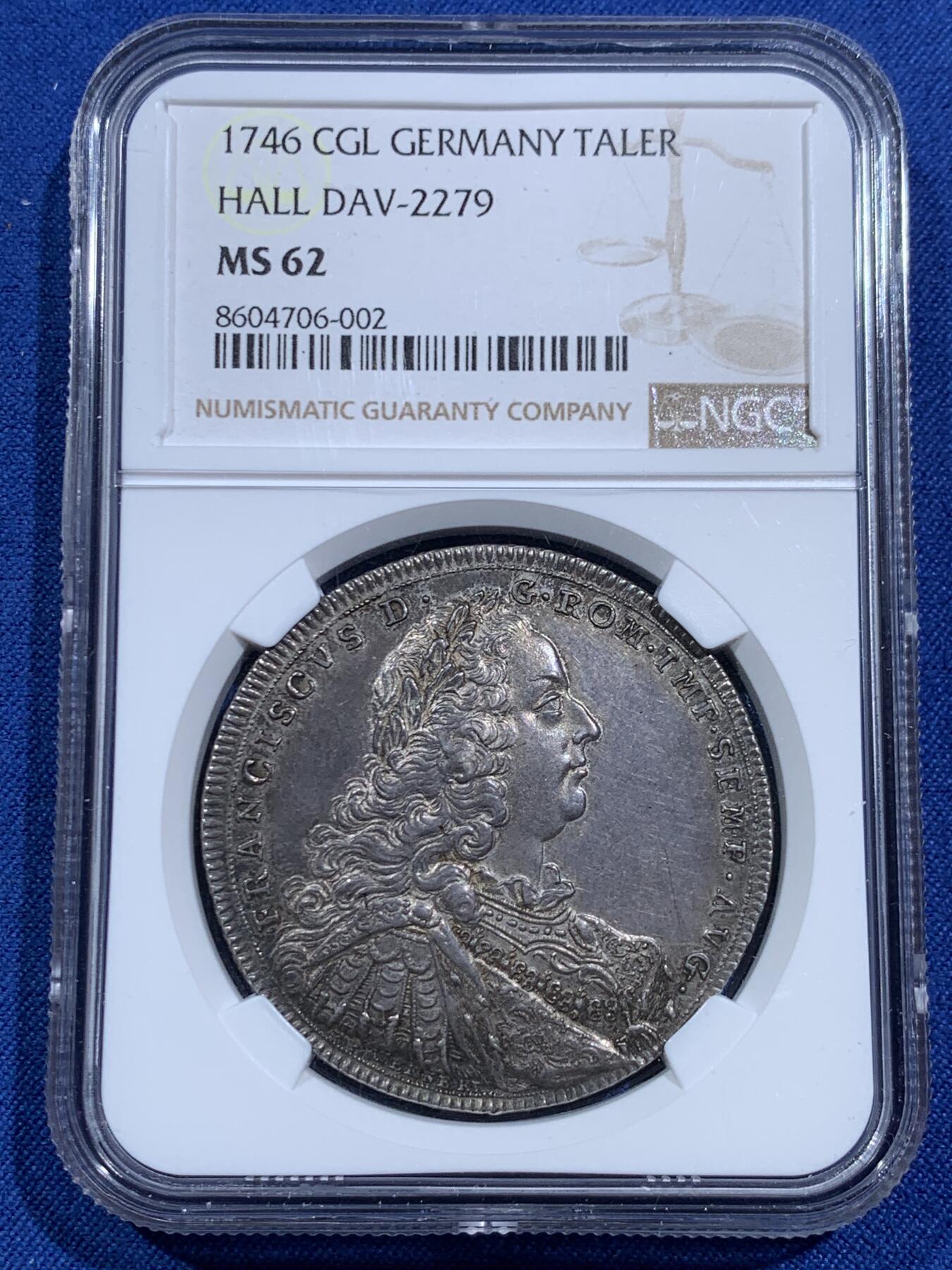 《竞宝斋》第473场 周日，周一 2场连拍 （全场包邮）欢迎送拍 NGC MS62 神圣罗马帝国 1746年 德国 哈尔自由市三盾徽大泰勒银币 发行量仅800枚 精细高浮雕神罗皇帝的弗朗西斯一世（玛利亚特蕾莎的丈夫）包浆深邃 高点保持的很好 感觉低评