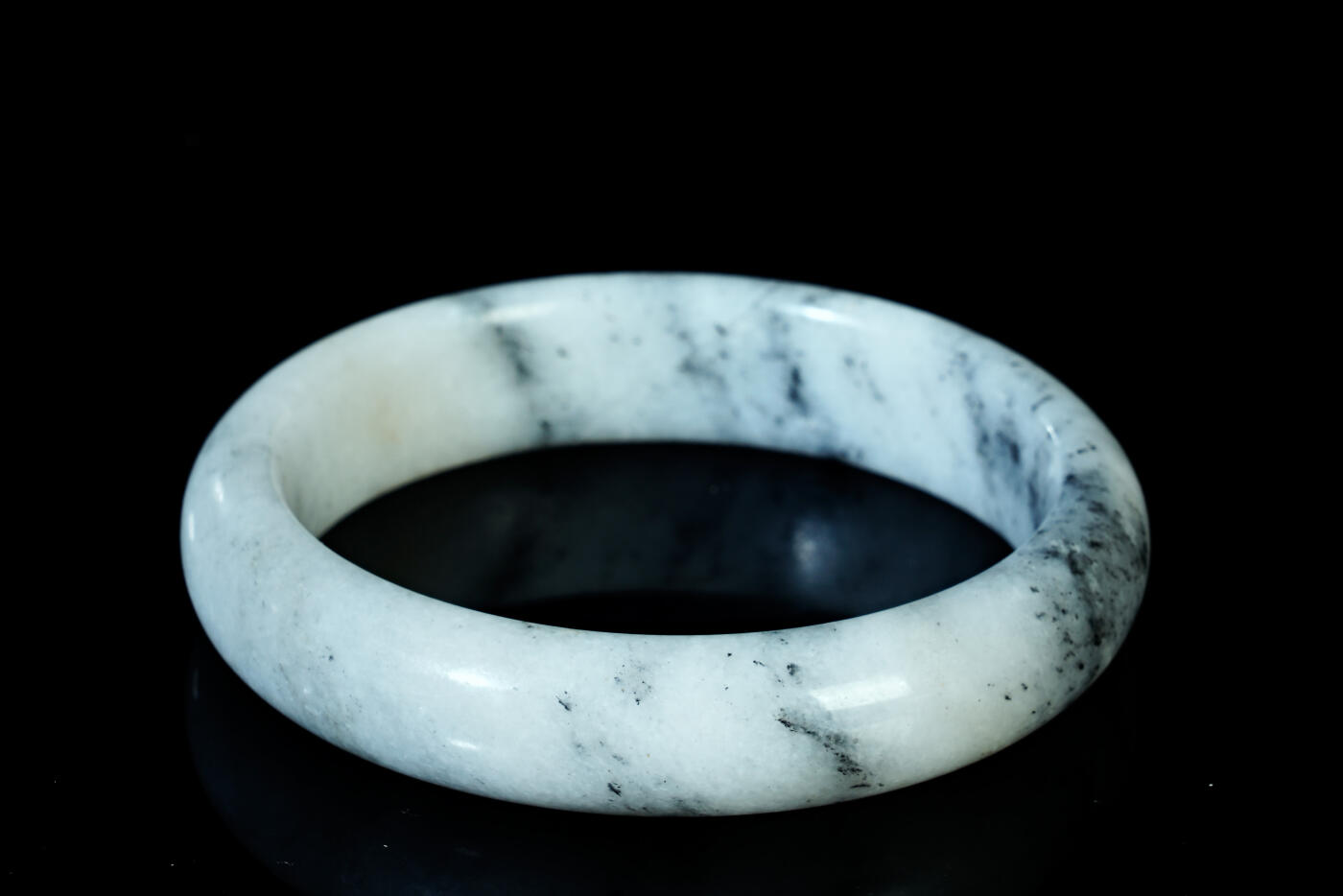 上海都达杂项专场五十八【全场包邮】  天然和田玉青花籽料贵妃手镯93-22