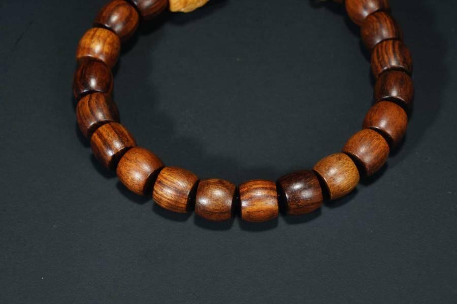 上海都达杂项专场五十八【全场包邮】  海南黄花梨虎皮纹桶珠醒狮手串 附鉴定证书 93-245