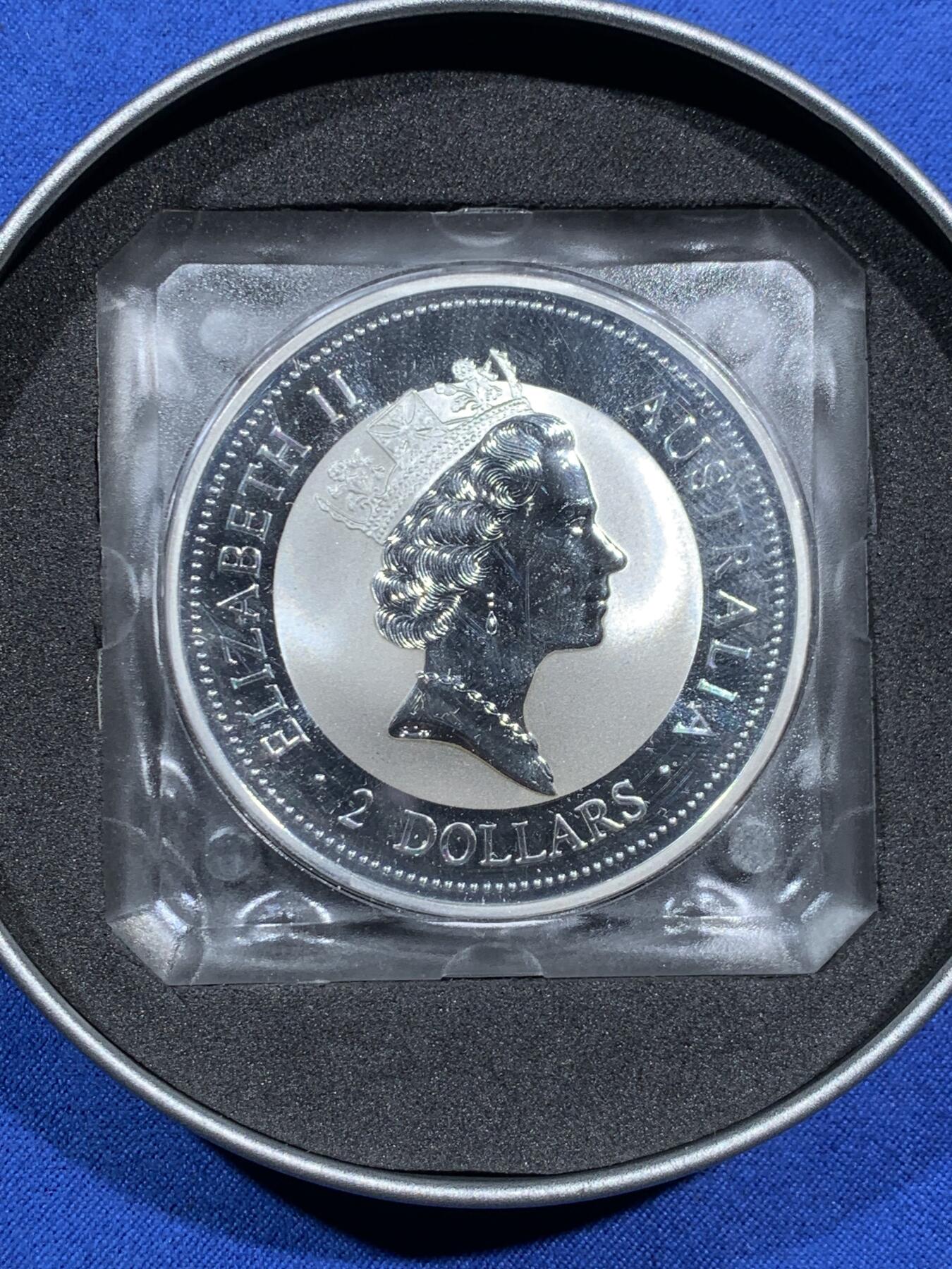 《竞宝斋》第473场 周日，周一 2场连拍 （全场包邮）欢迎送拍 澳大利亚1997年笑翠鸟银币 999银 2盎司 原盒