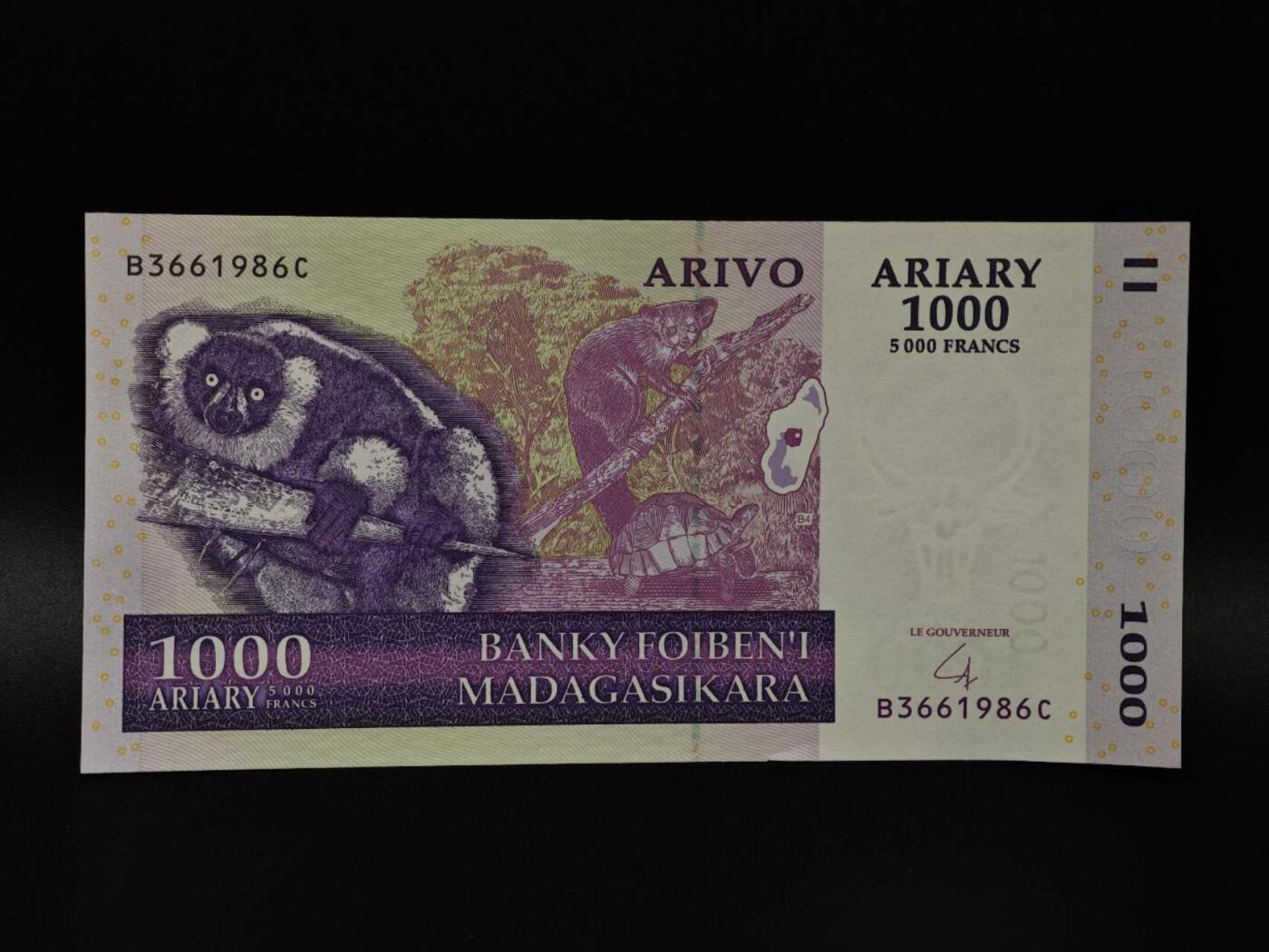  【淘币小摊】限时拍第八百八十四拍   纸币场    每周一统一发货 马达加斯加1000阿尔阿瑞纸币