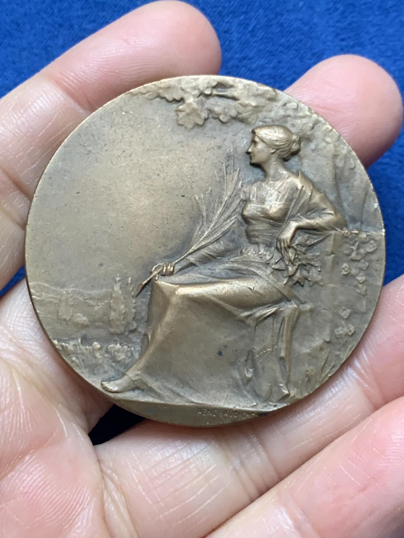 《竞宝斋》第473场 周日，周一 2场连拍 （全场包邮）欢迎送拍 法兰西玛丽安娜女神铜章 52.1克 49.3mm 三角铜标