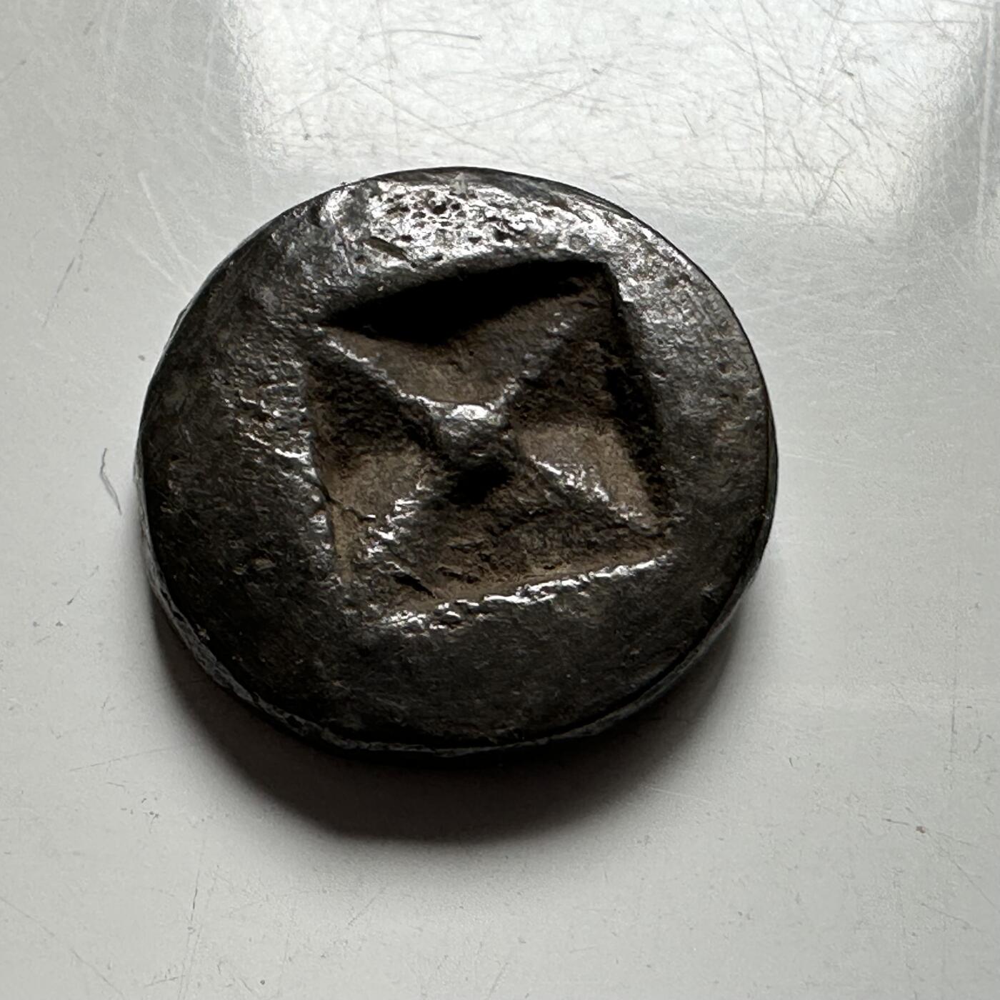 🌹外币初藏🌹🐯2026年第33场   每周二四六晚8️⃣点 接代拍 三佛齐 约公元7-13世纪 三叉戟方点 银币 a