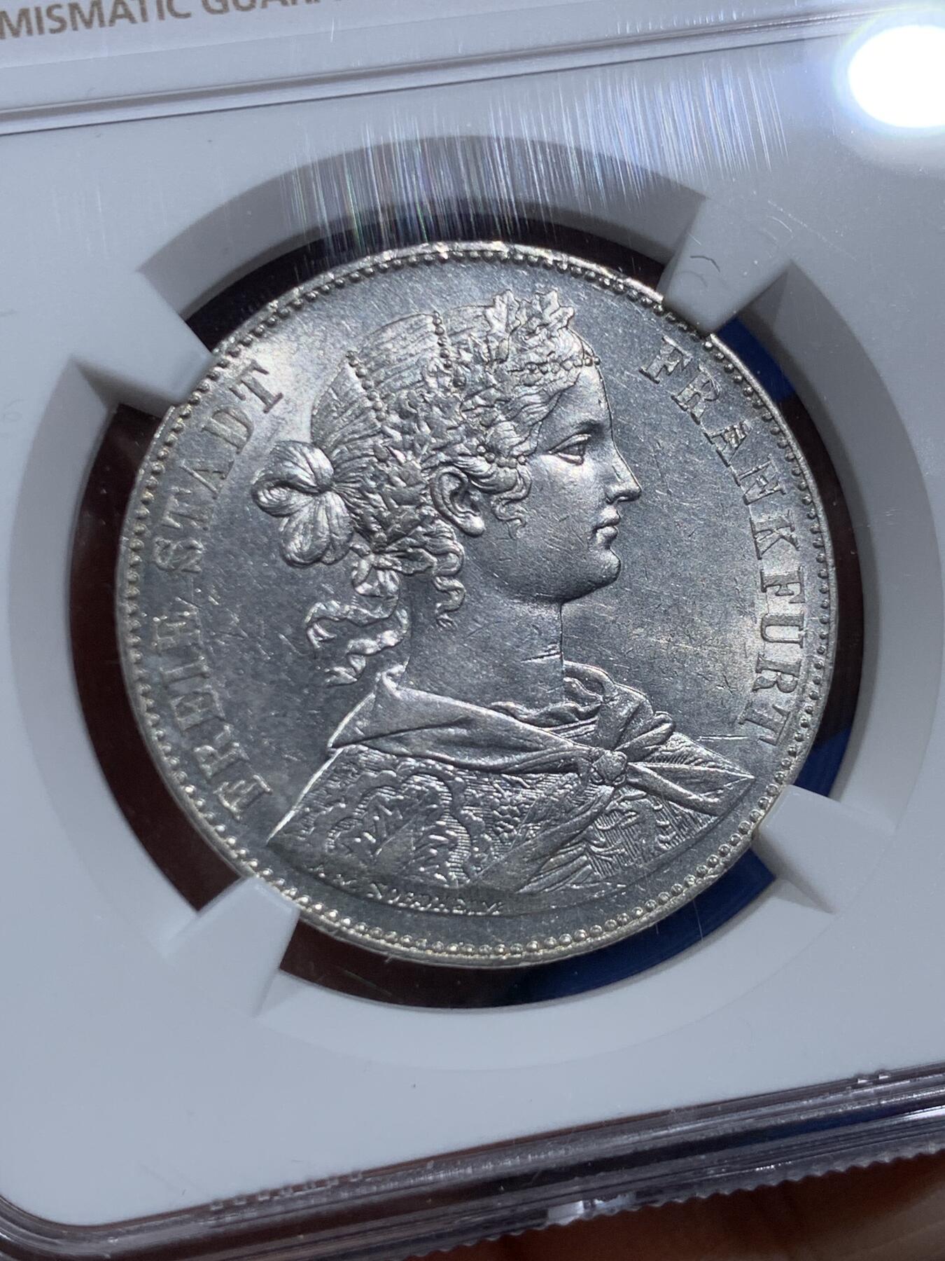 《竞宝斋》第473场 周日，周一 2场连拍 （全场包邮）欢迎送拍 NGC MS62 德国1860年法兰克福少女1泰勒银币，原光好品，非常火热的品种，MS62难度不小。