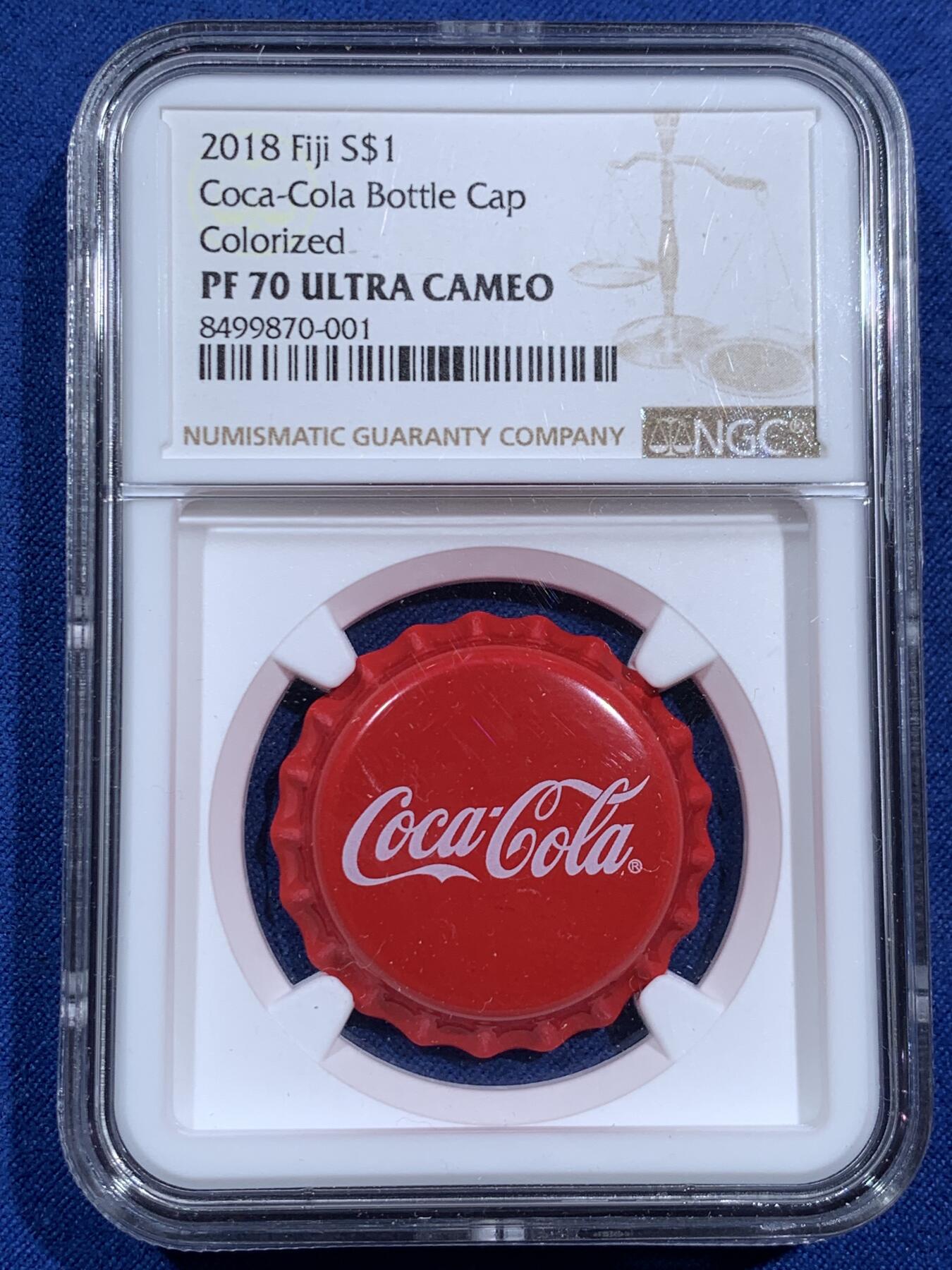 《竞宝斋》第473场 周日，周一 2场连拍 （全场包邮）欢迎送拍 NGC PF70UC 斐济2018年彩色异形银币 可口可乐瓶盖造型1元精制币 加厚盒 带盒证