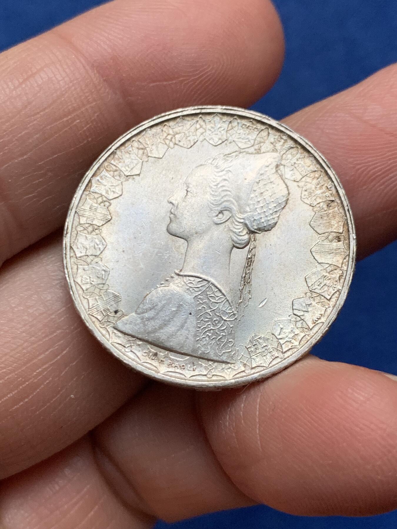 《竞宝斋》第473场 周日，周一 2场连拍 （全场包邮）欢迎送拍 意大利1966年帆船美女500里拉银币 11克