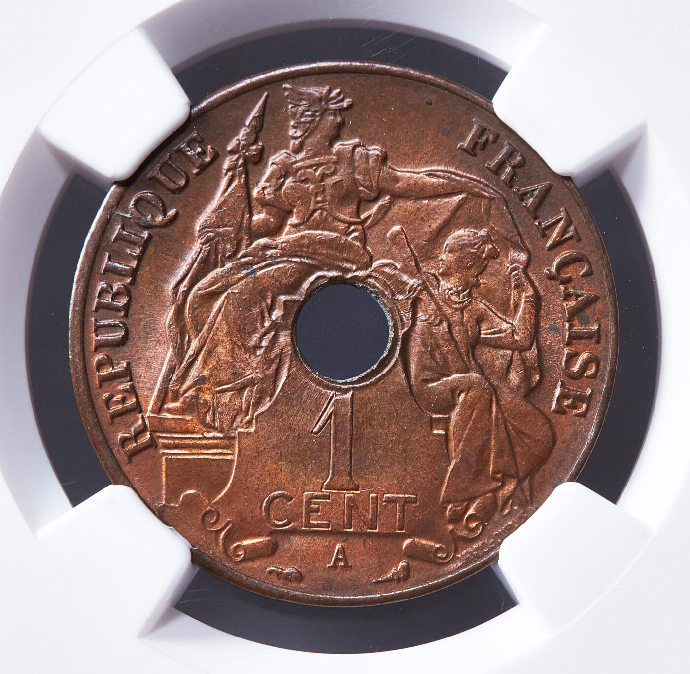 【俄甄集藏】2026年(050)04-01星期三 晚 19:30 全场包邮 法属印度支那1922年A版中孔百分之一（1分）铜币，NGC MS63RB，原铜光难得