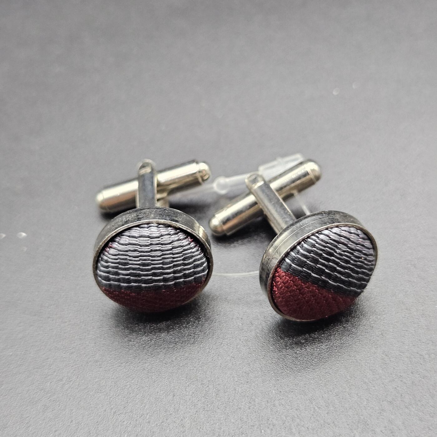 0元起拍勋章 第341期 咸鱼国勋章拍卖专场 3月25日（周三）下午6：00开始 中古袖扣一对