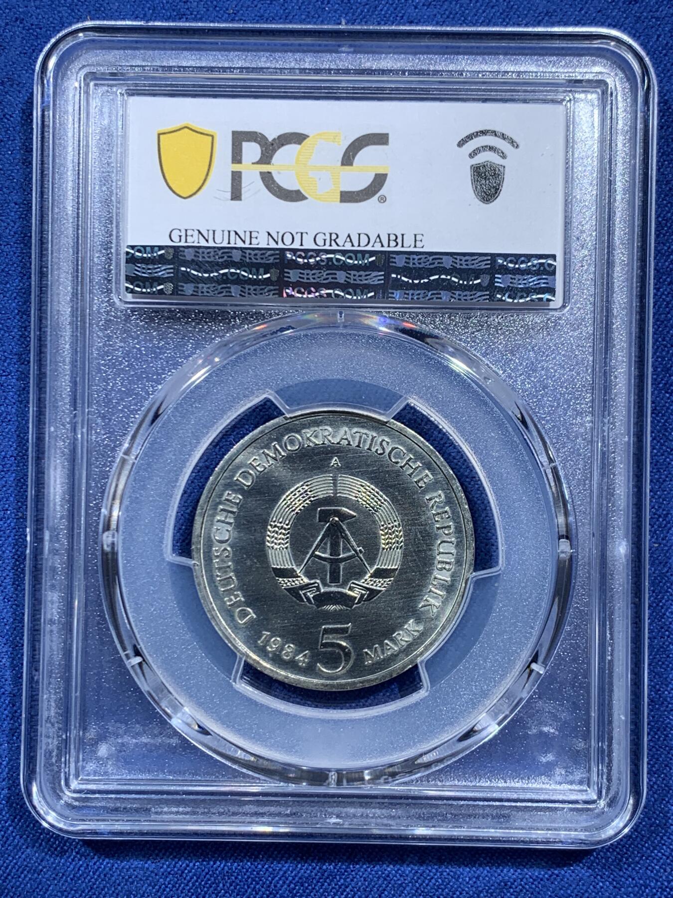 《竞宝斋》第473场 周日，周一 2场连拍 （全场包邮）欢迎送拍 PCGS UNC 1984年东德5马克纪念币 莱比锡老市政厅纪念